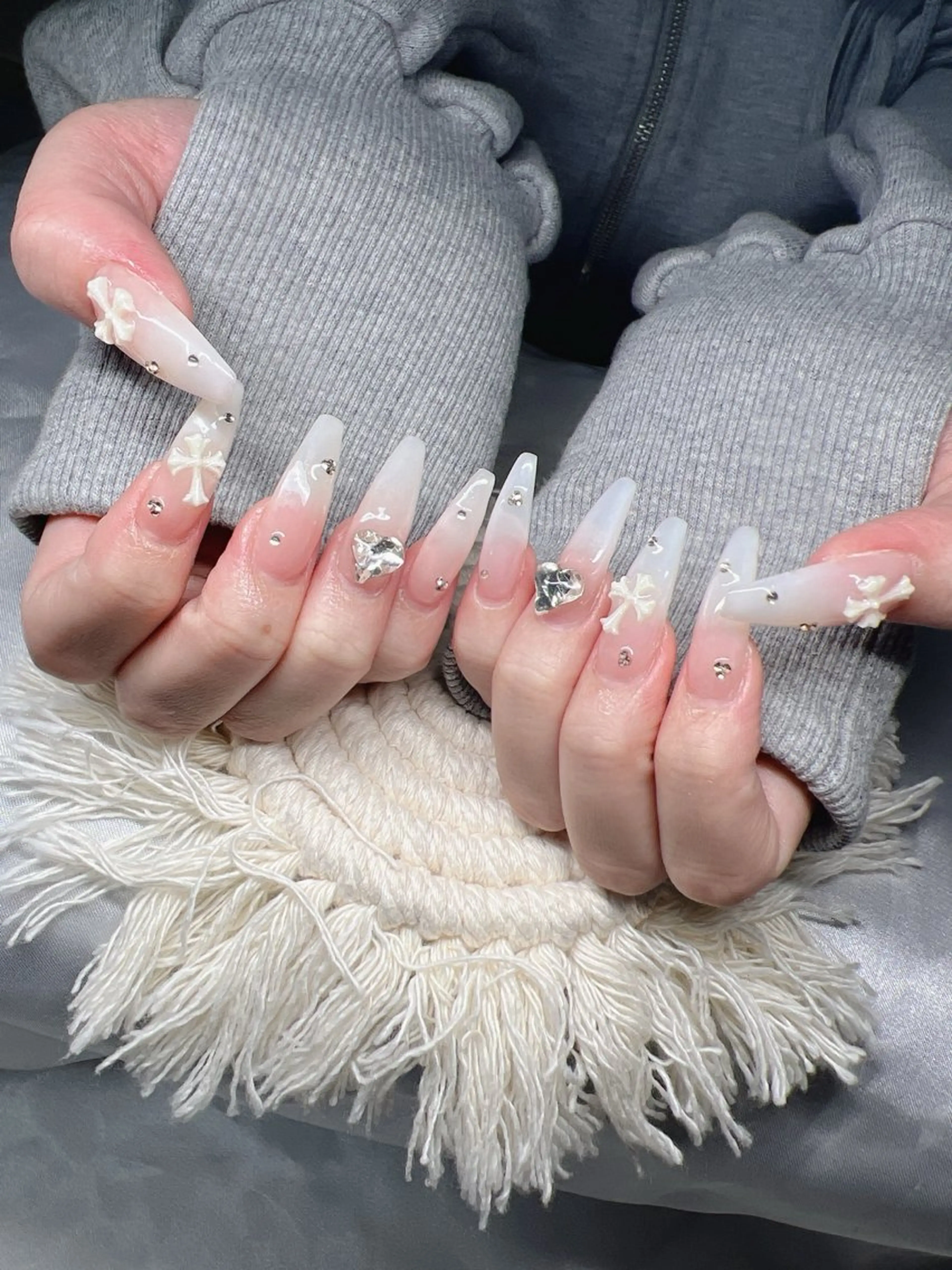 ネイル 長さ出し グラデーション 卒業式 キラキラネイル マグネットネイル ハンドネイル Lee Nailsのネイルデザイン