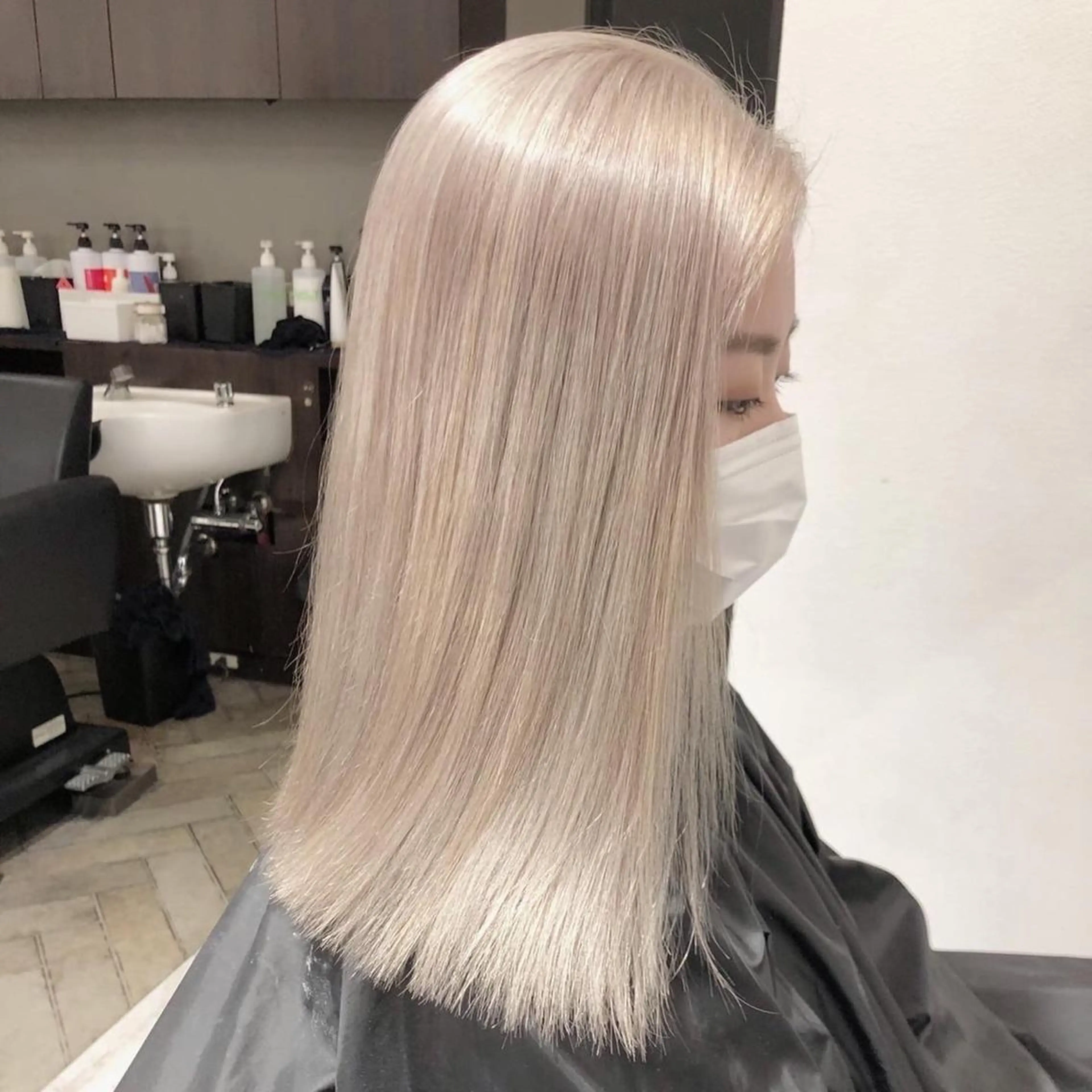 セミロング カラー mimiiy梅田 中崎町ハイトーンのヘアスタイル