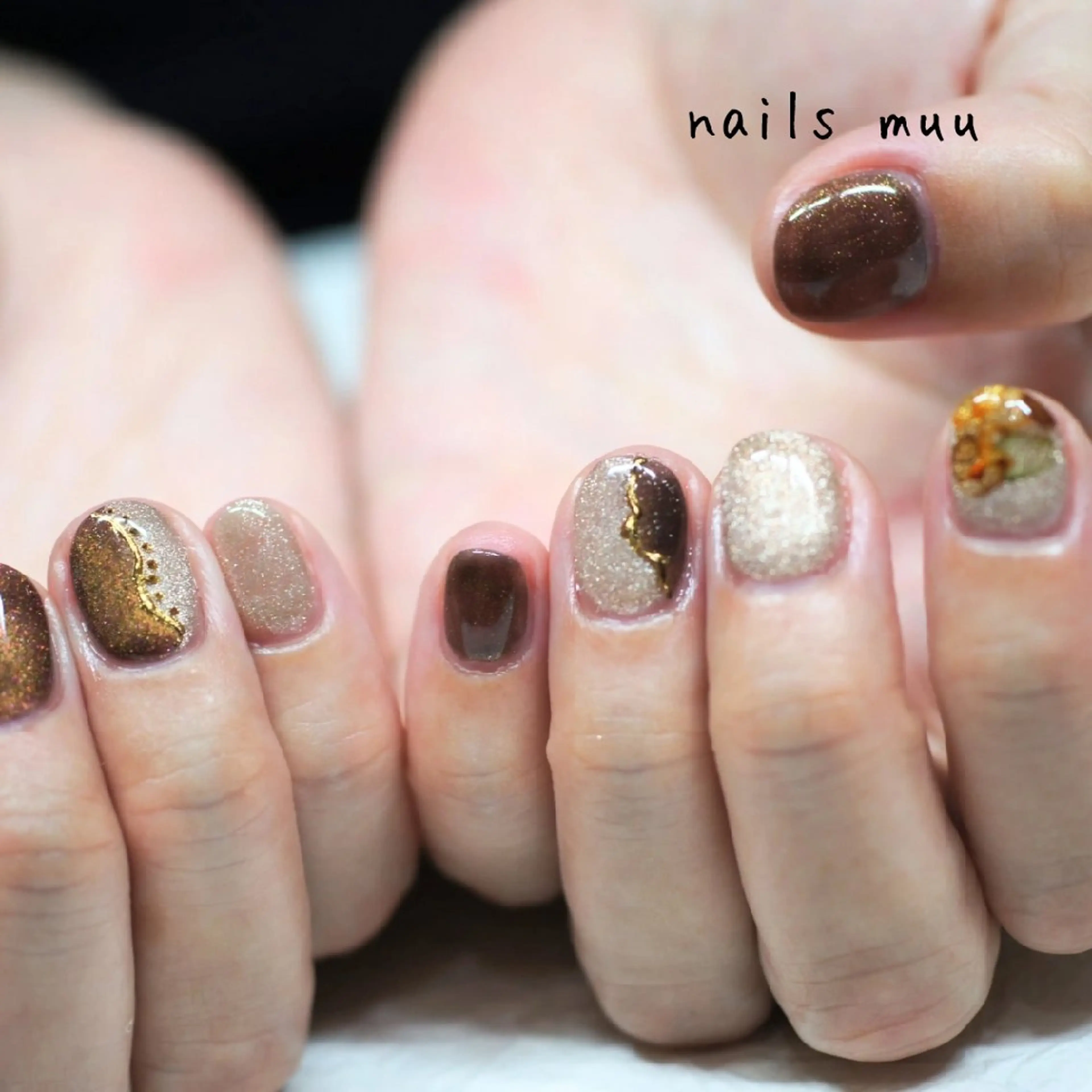 ネイル アートネイル ブラウン マグネットネイル ショートネイル ハンドネイル nails muu まゆのネイルデザイン