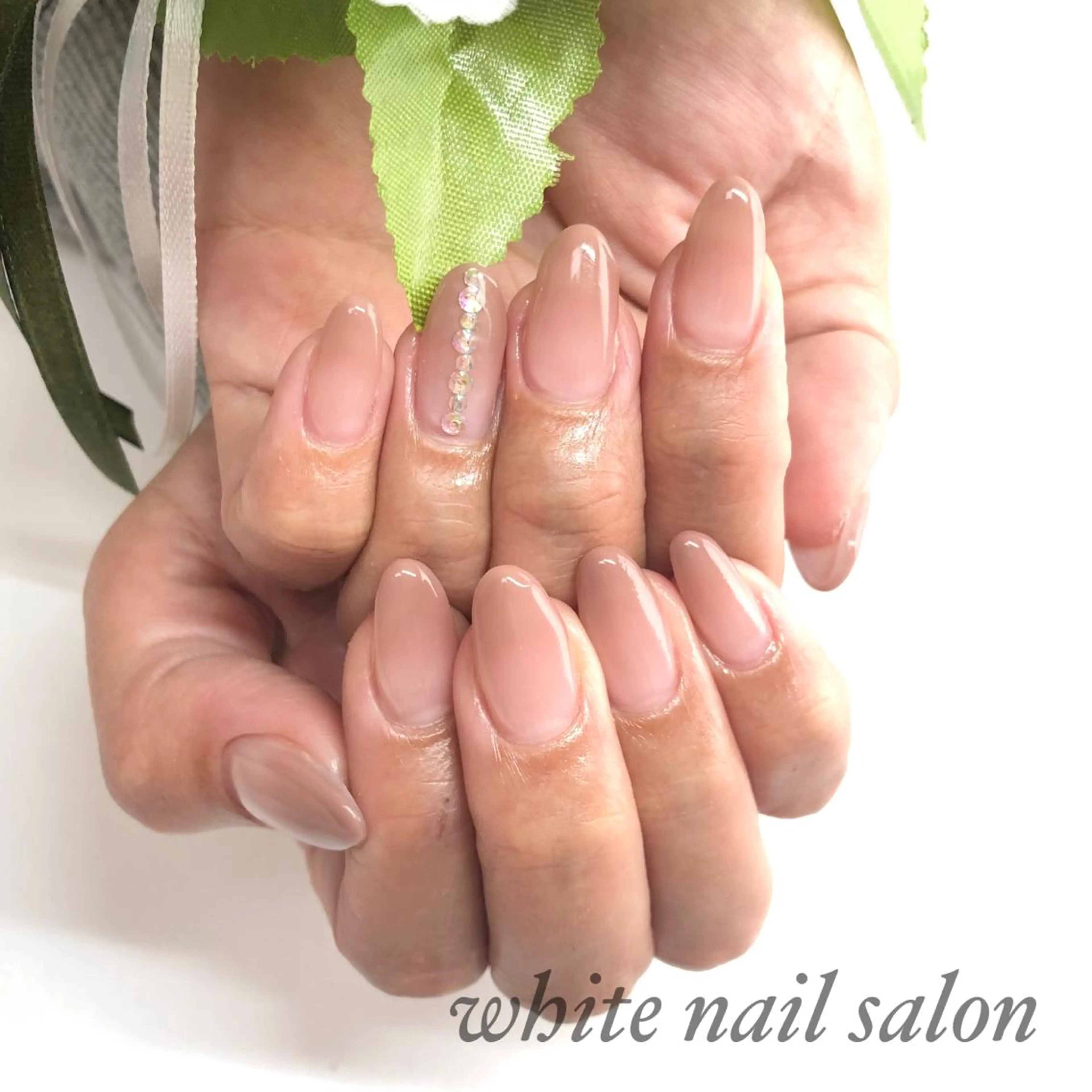 ネイル アートネイル 長さ出し フットネイル ハート 持ち込み ハンドネイル white nail salonのネイルデザイン