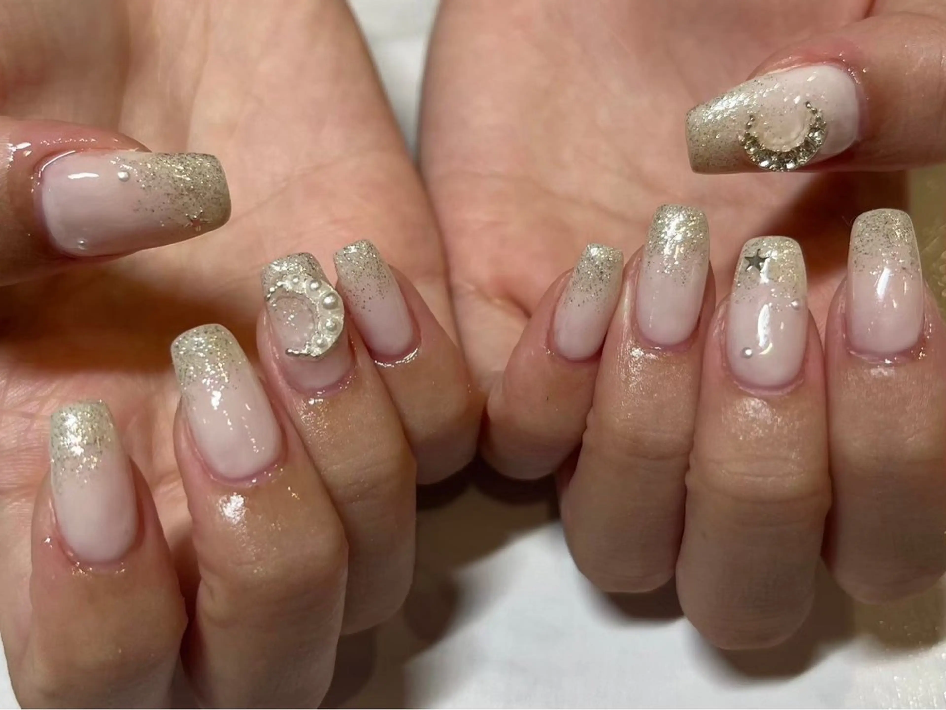 ネイル ラメ(グリッター) ホワイト Ayano ♡のネイルデザイン