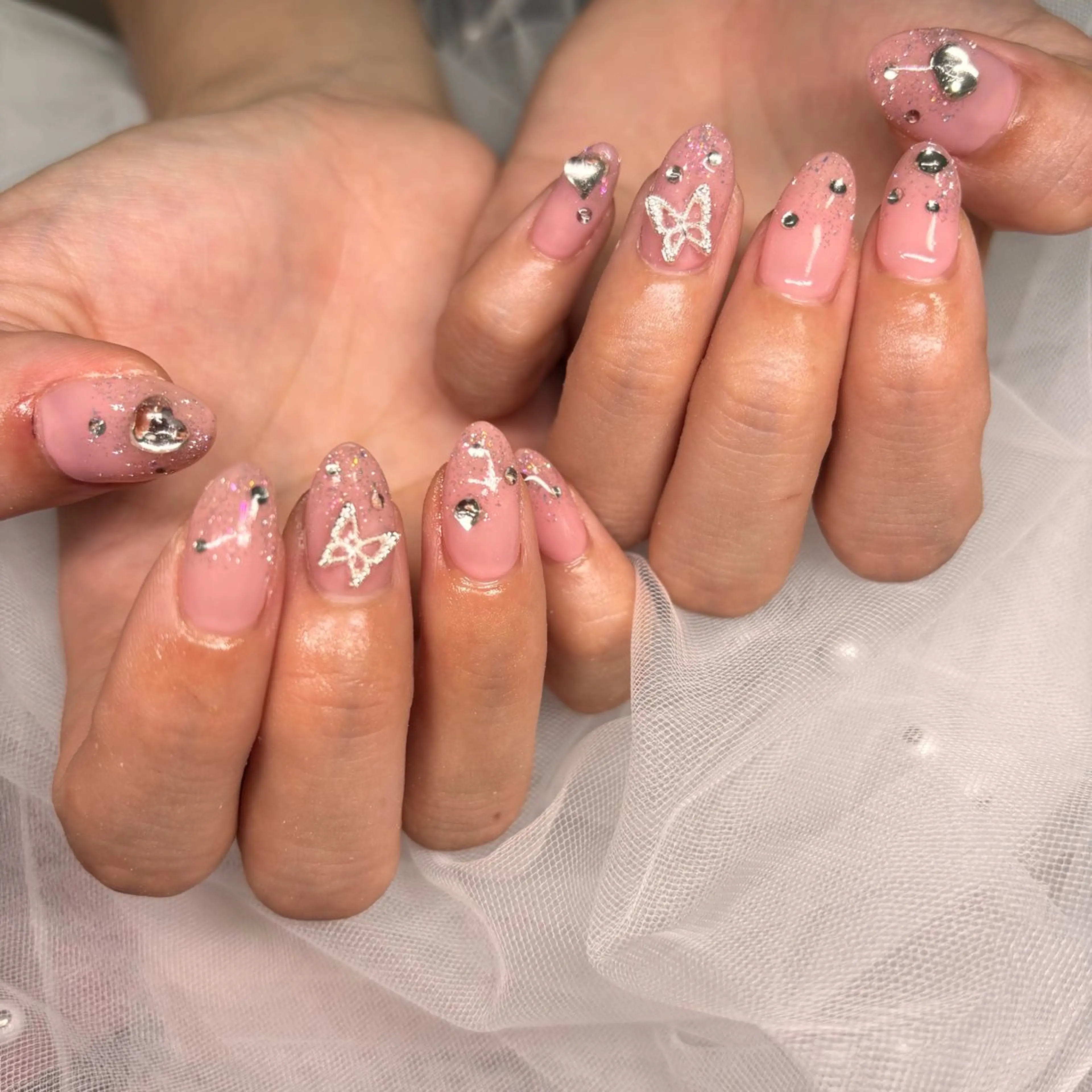 ネイル キラキラネイル ハンドネイル RE💟N.NAIL ラテン系お姉さんのネイルデザイン