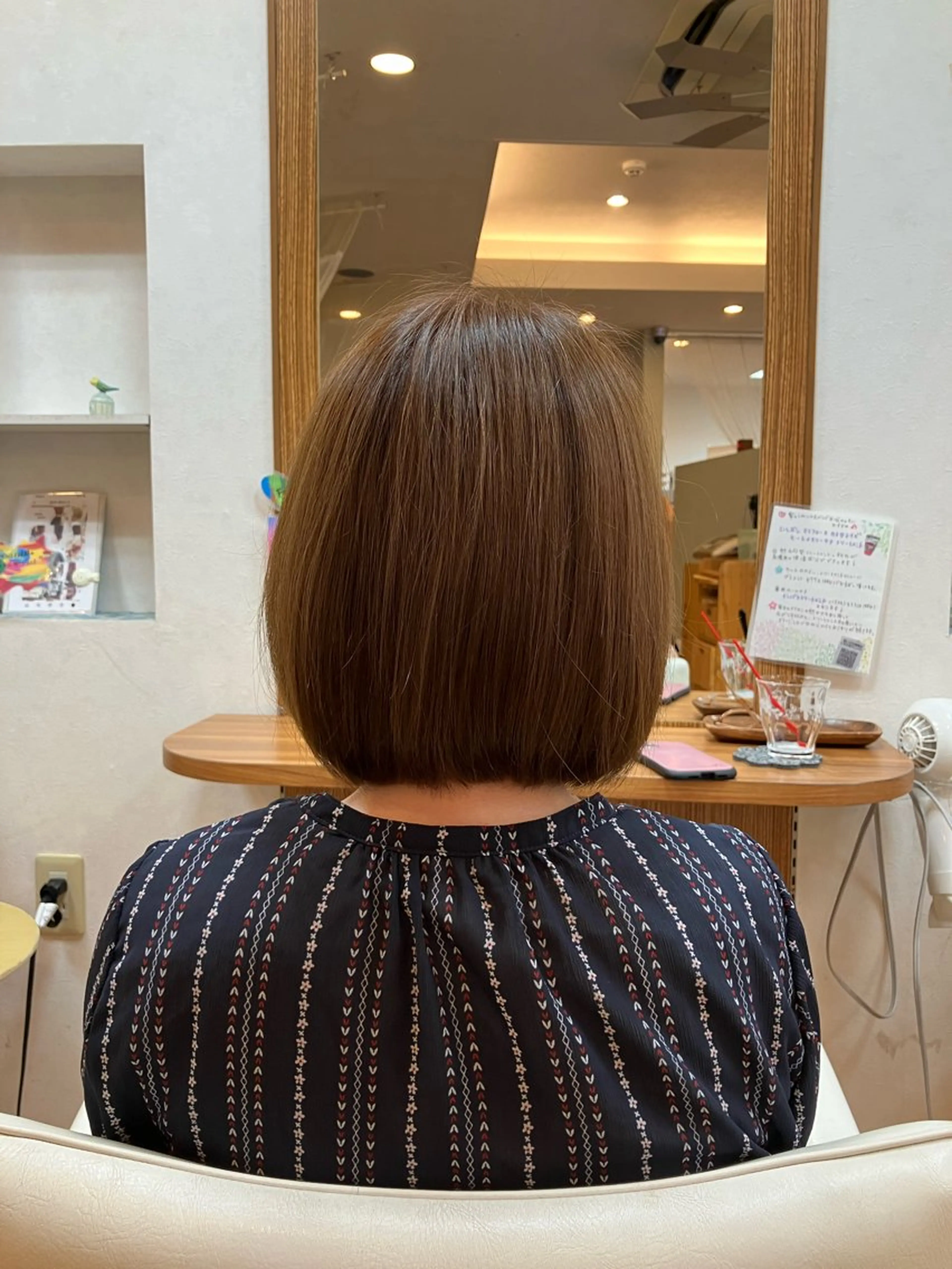 ミディアム 湯浅 貴子のヘアスタイル