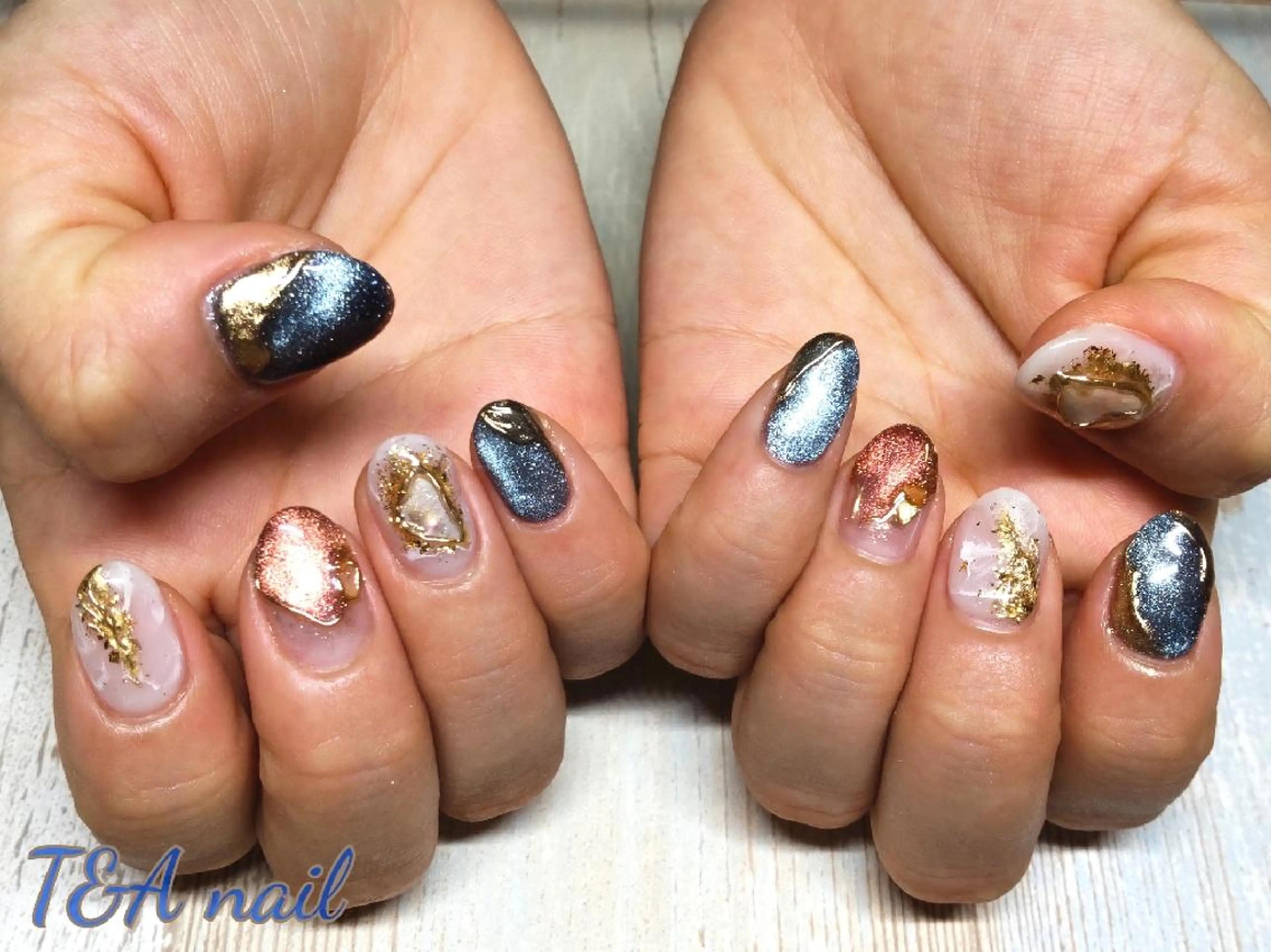 ミディアム ネイル 長さ出し ジェルネイル マグネットネイル ニュアンスネイル スカルプネイル T&A nailのネイルデザイン