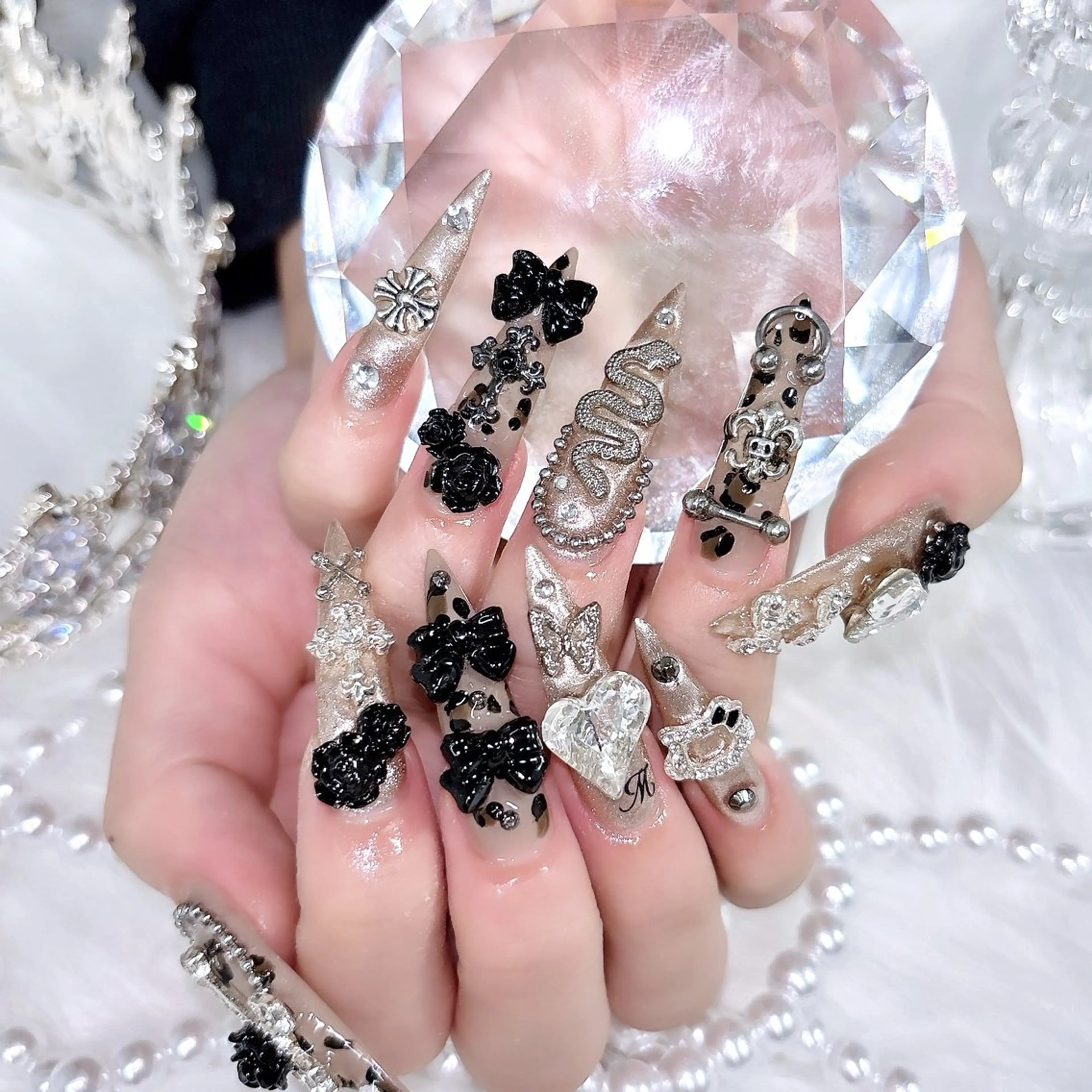 ネイル vesper所属・Vesper miuのネイルデザイン