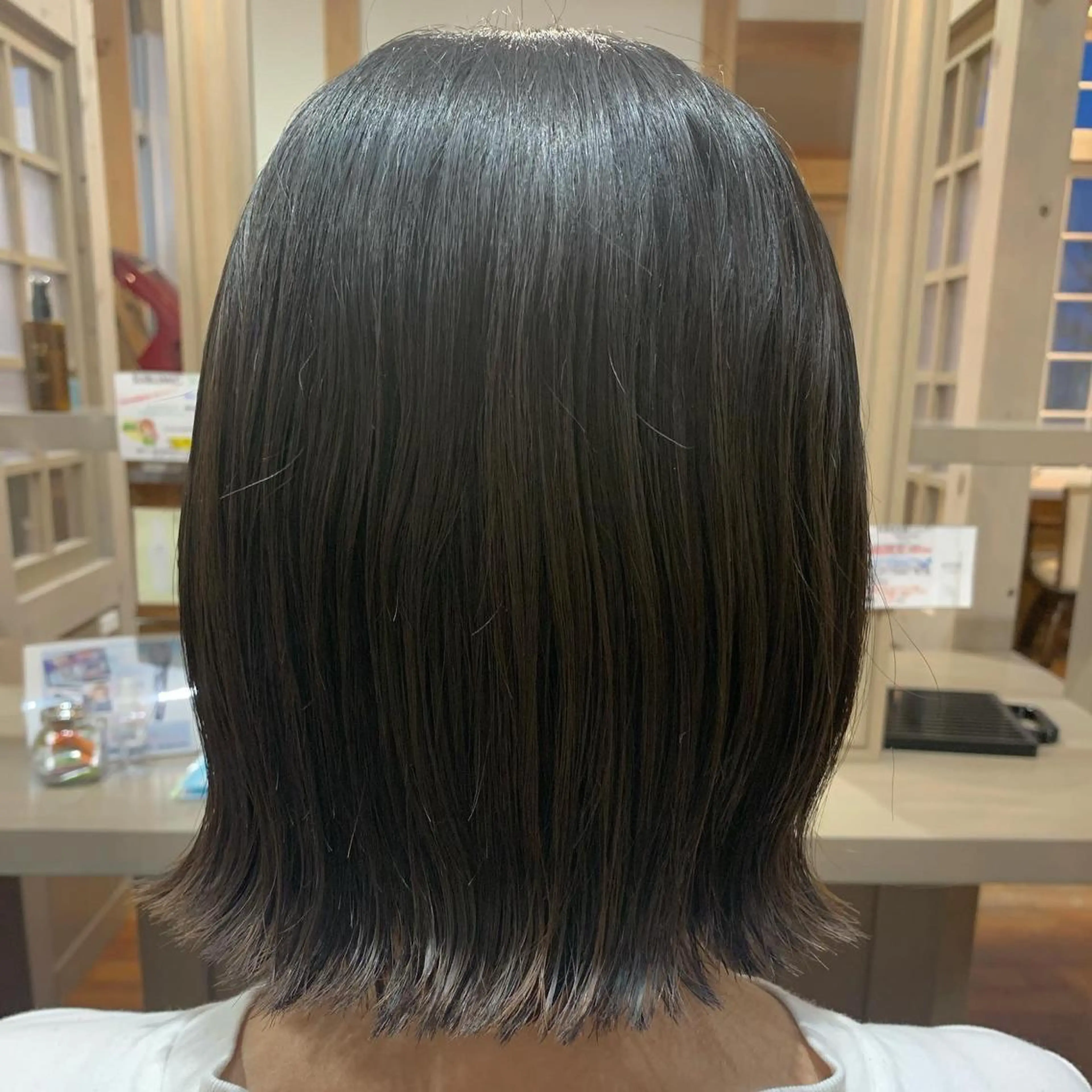 ミディアム 切りっぱなしボブ ボブ 狩野 くるみのヘアスタイル