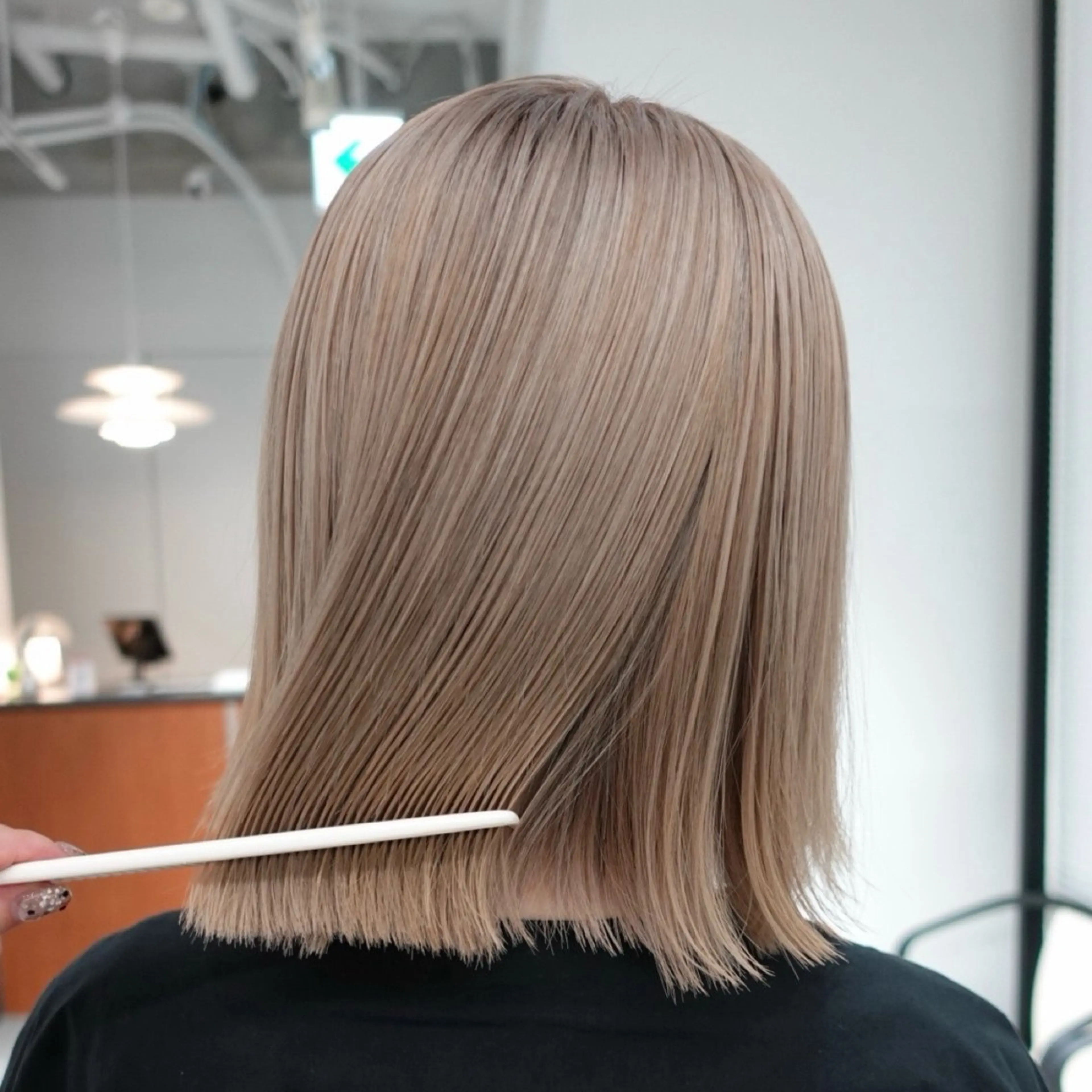 ミディアム カラー ヘアアレンジ ベージュカラー ハイトーンカラー カット ヘアカラー 🌐サトウ リョウ🌐のヘアスタイル