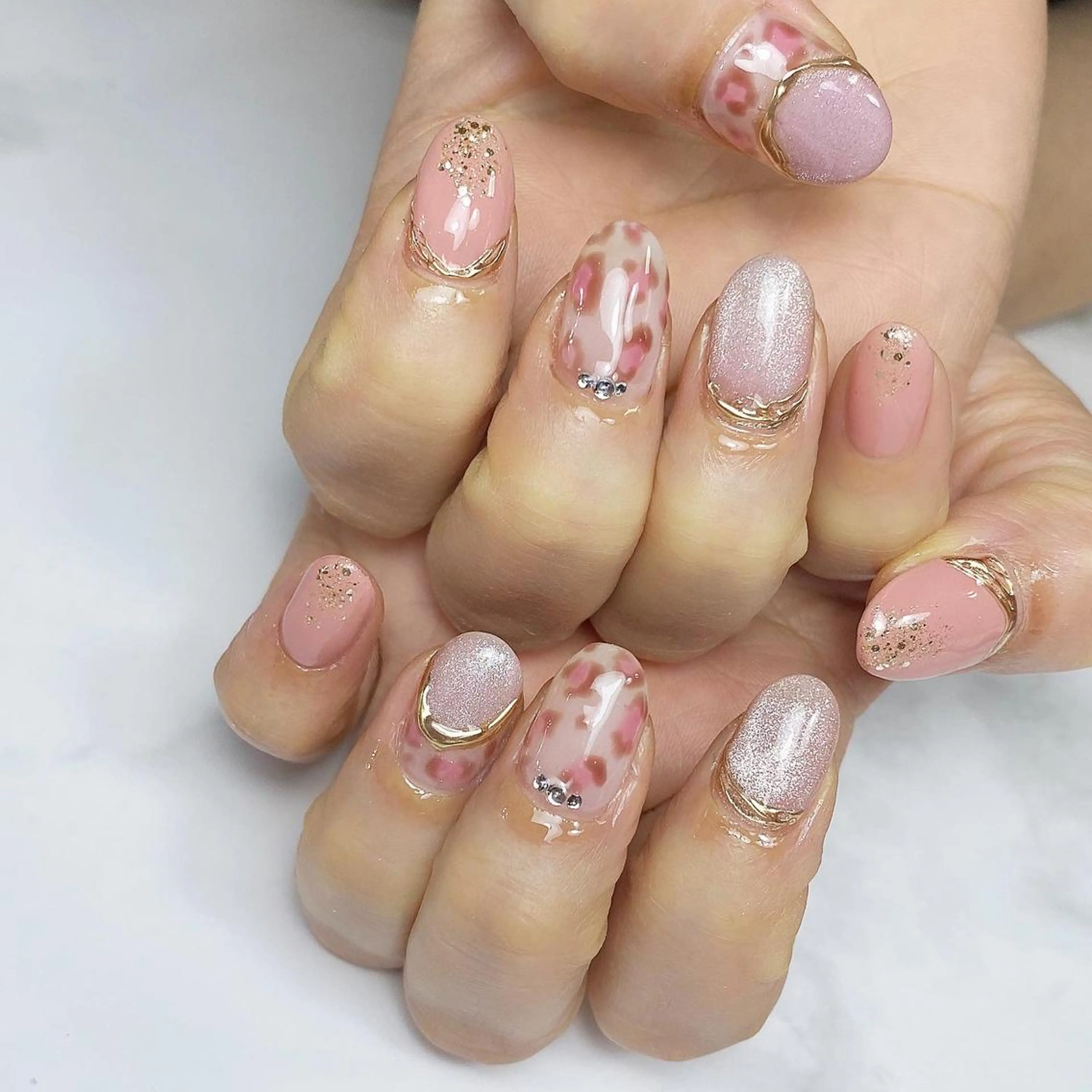 ネイル アニマル柄 マグネットネイル ピンク ハンドネイル Nail ameria megu所属・ameria meguのネイルデザイン