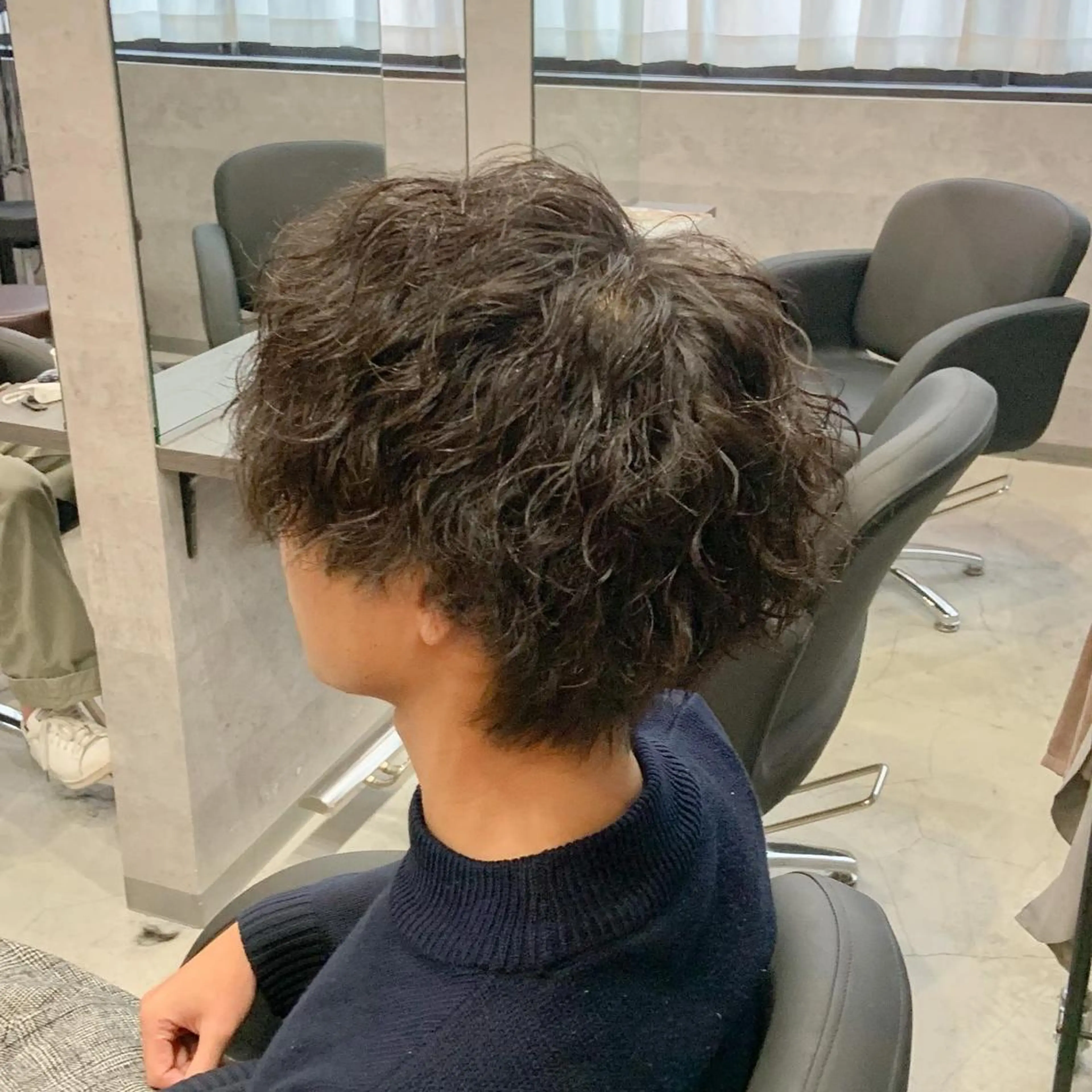 メンズ _WHITE所属・ダウンパーマ 曲がる縮毛矯正のヘアスタイル