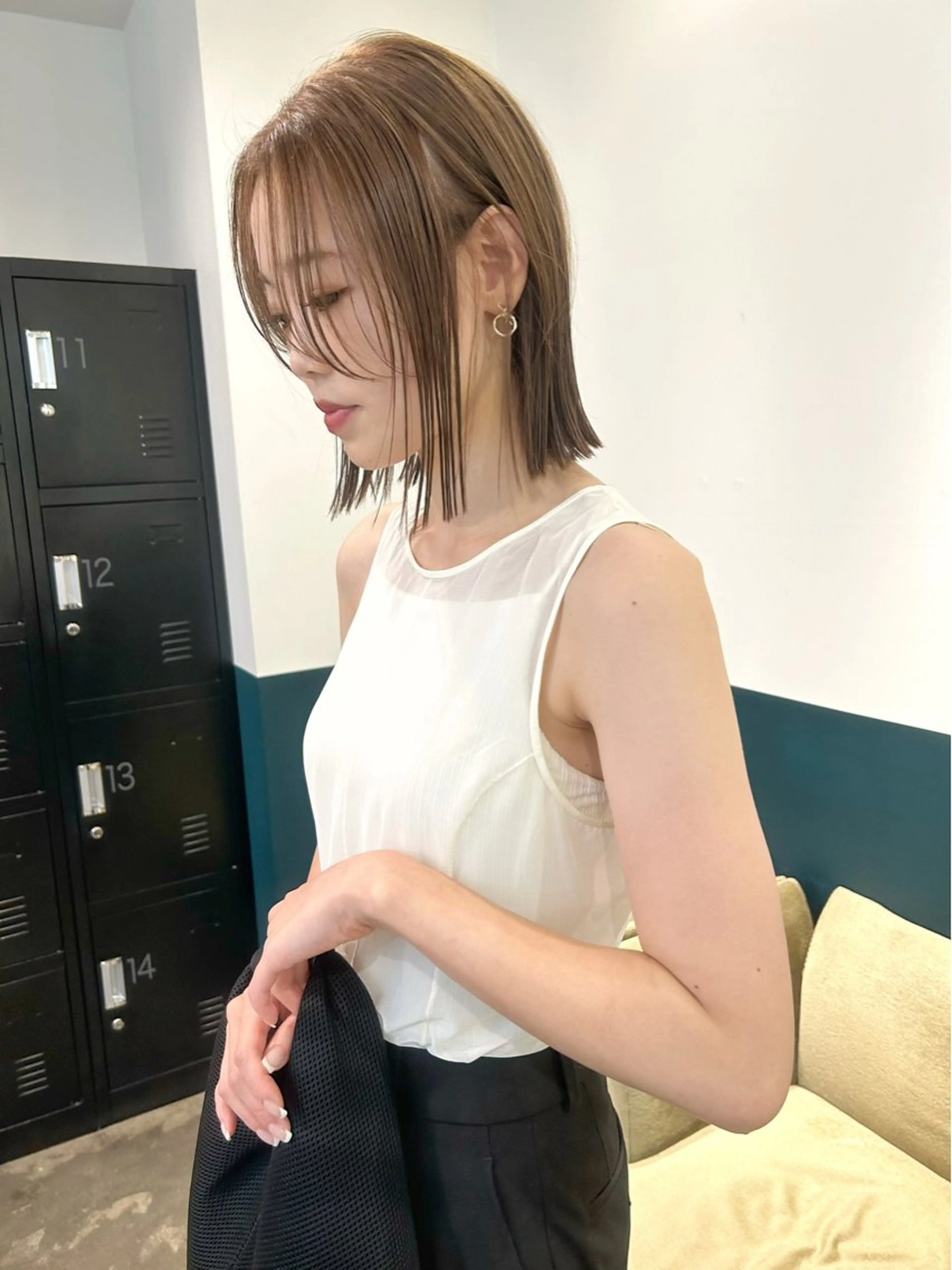 ショート カラー ベージュカラー ブリーチ 透明感カラー ブリーチなしカラー オリーブベージュ カット ヘアカラー カラーリスト菅野 竜矢🌈のヘアスタイル