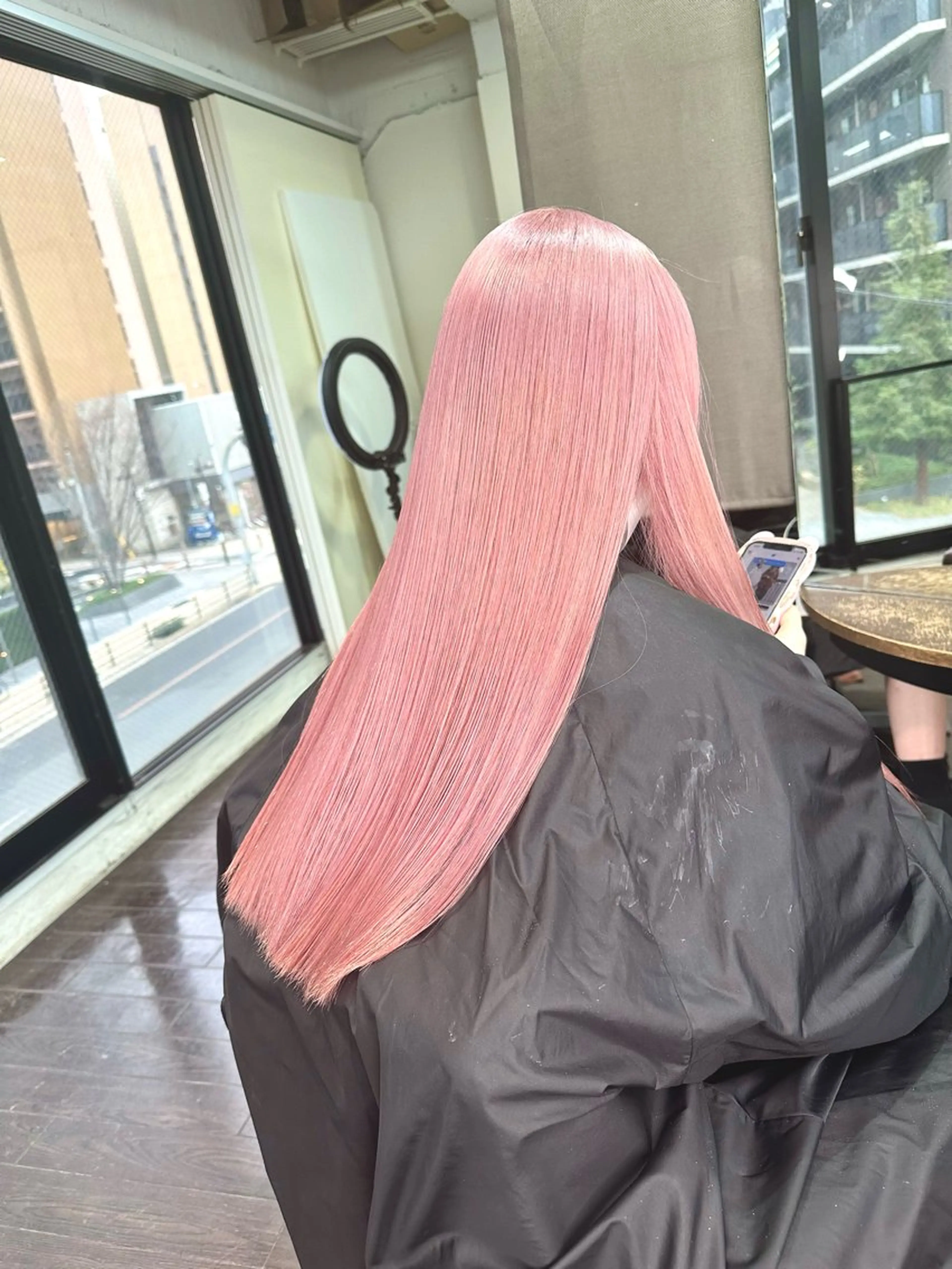 ロング カラー ハイトーンカラー ピンクカラー ホワイトピンク chloe 【クロエ】のヘアスタイル