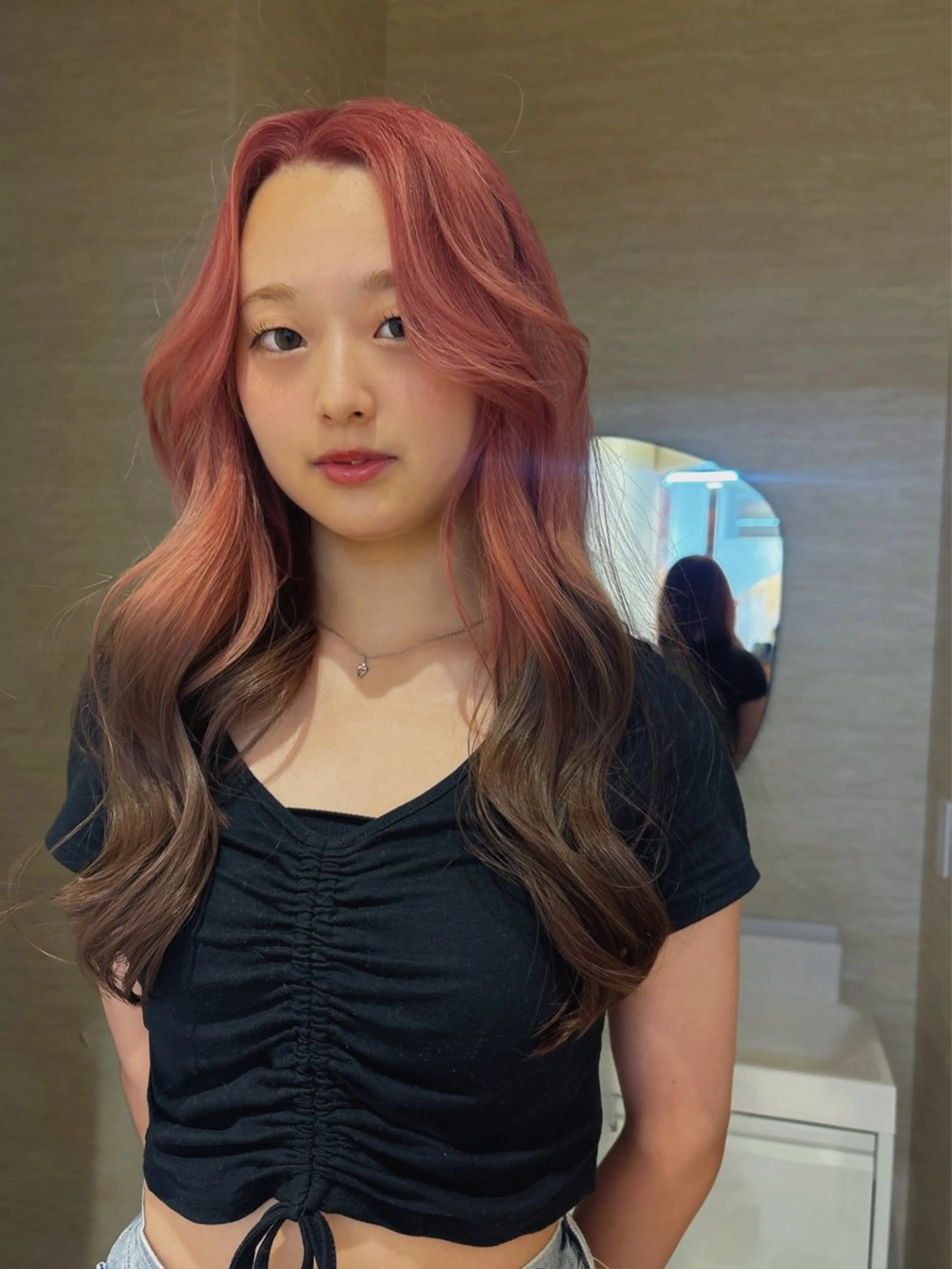 ロング カラー ブリーチ ブラウンカラー デザインカラー ハイトーンカラー ピンクカラー カット ヘアカラー トリートメント レイヤーカット ♥kanaのヘアスタイル