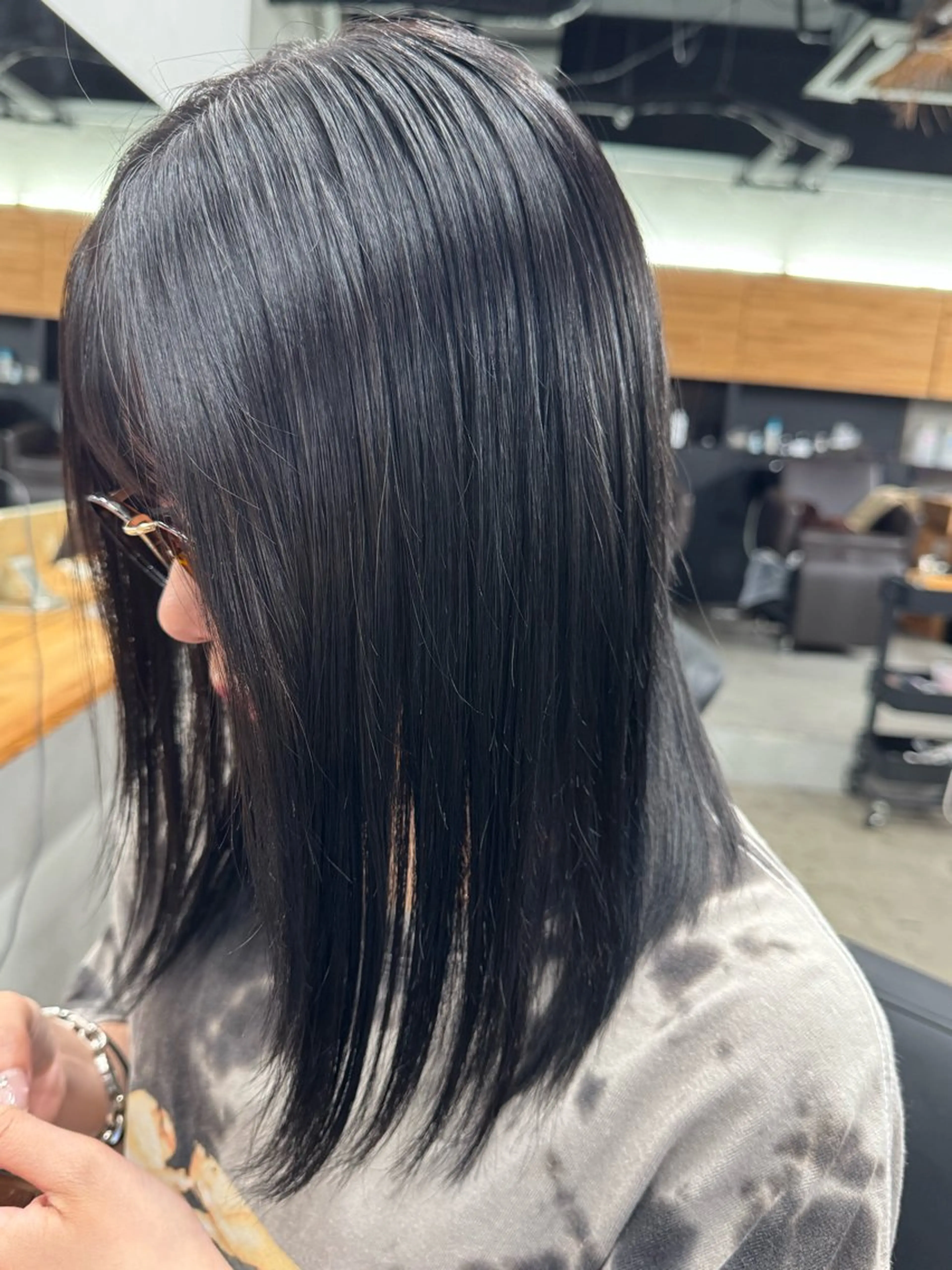 ミディアム カット ヘアカラー トリートメント アキト/ メンズ/透明感暗髪のヘアスタイル