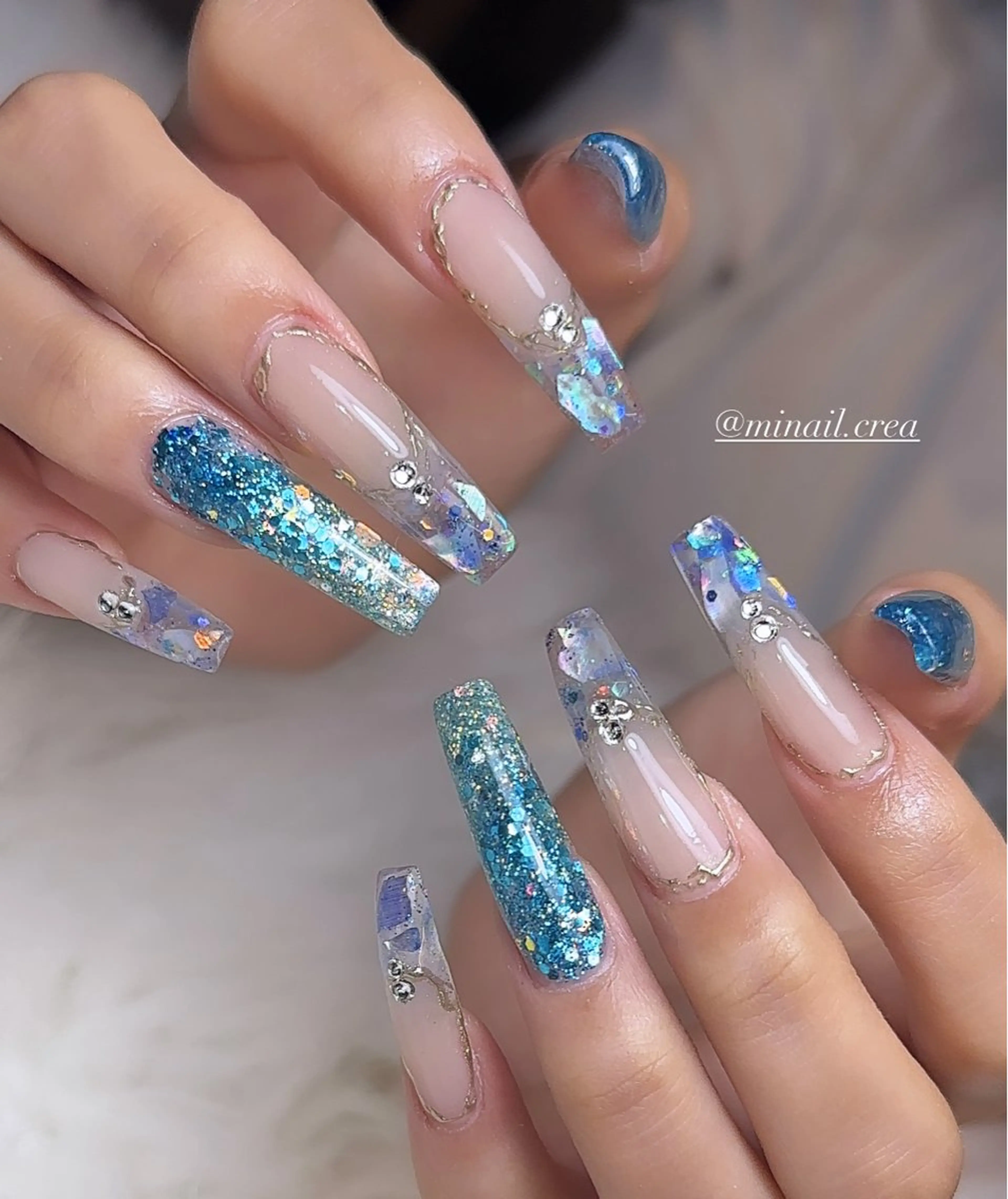 ネイル ブルー フレンチネイル ジェルネイル グラデーション キラキラネイル ハンドネイル CRéA　-private nailsalon-所属・CReA nailのネイルデザイン