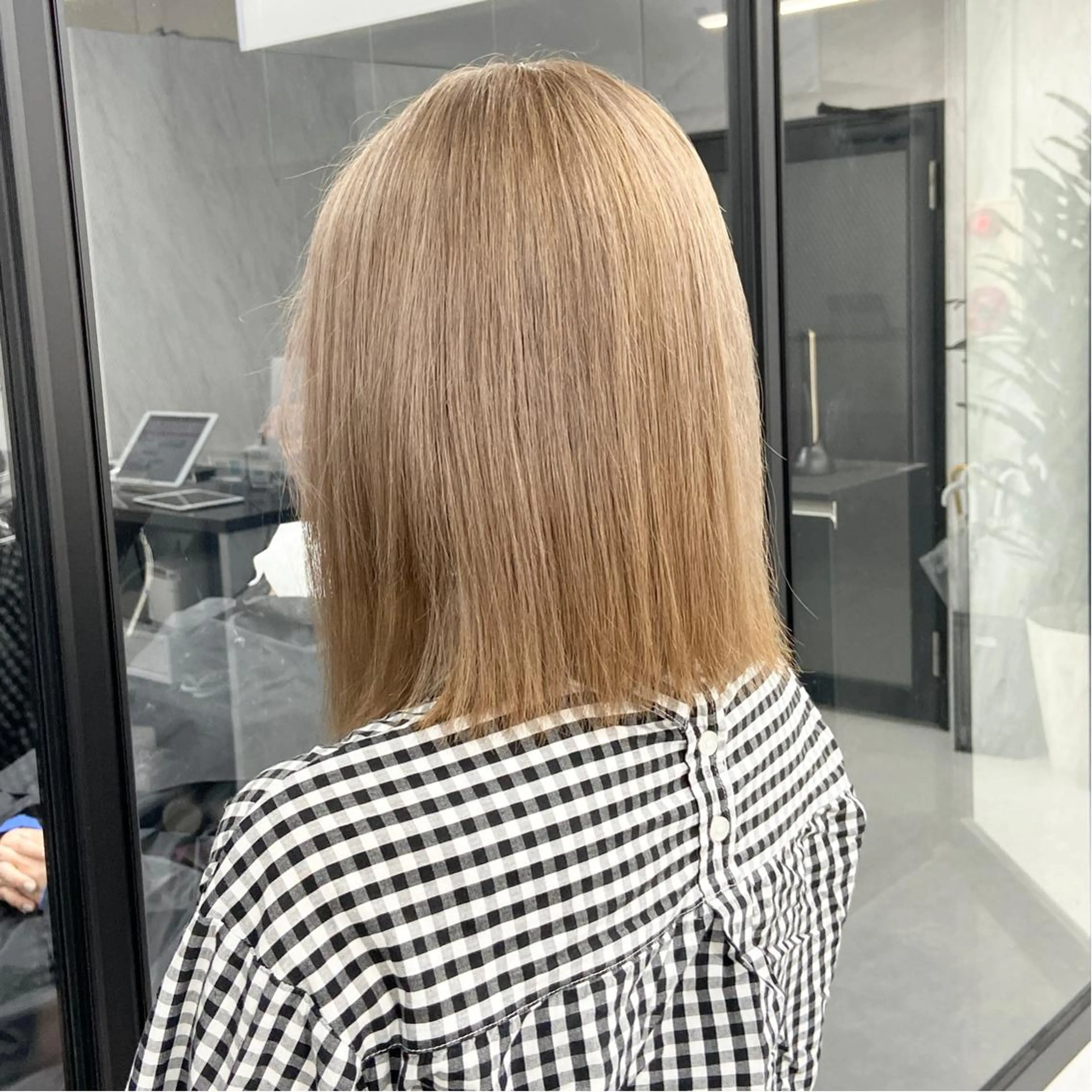 ミディアム カラー ハイトーンカラー ヘアカラー トリートメント ミルボンAujua認定サロン Ria  OSAKA 梅田所属・メンズ特化/ マンツーマン/Ryuのヘアスタイル