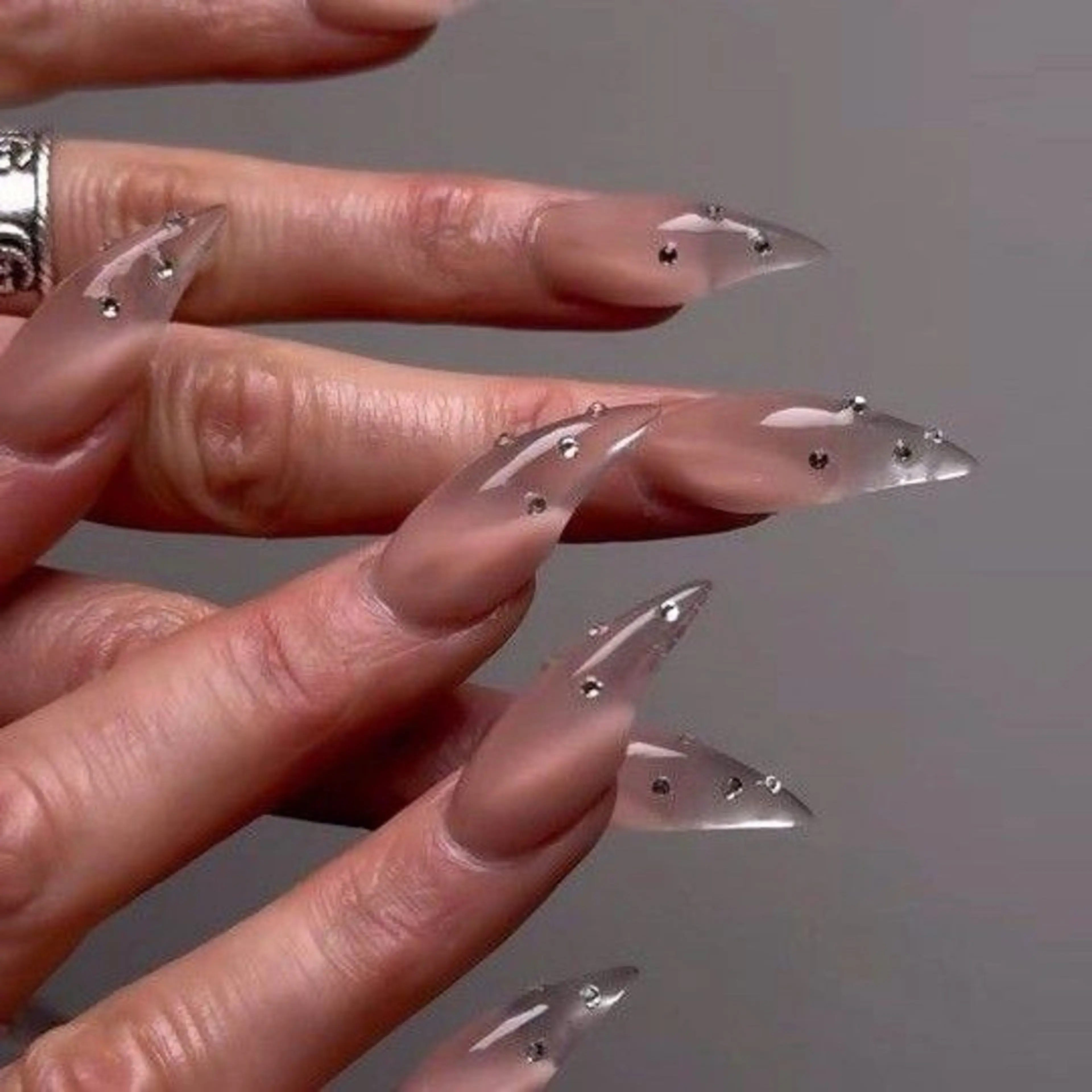 ネイル パーツ全部¥110 サロンミミのネイルデザイン