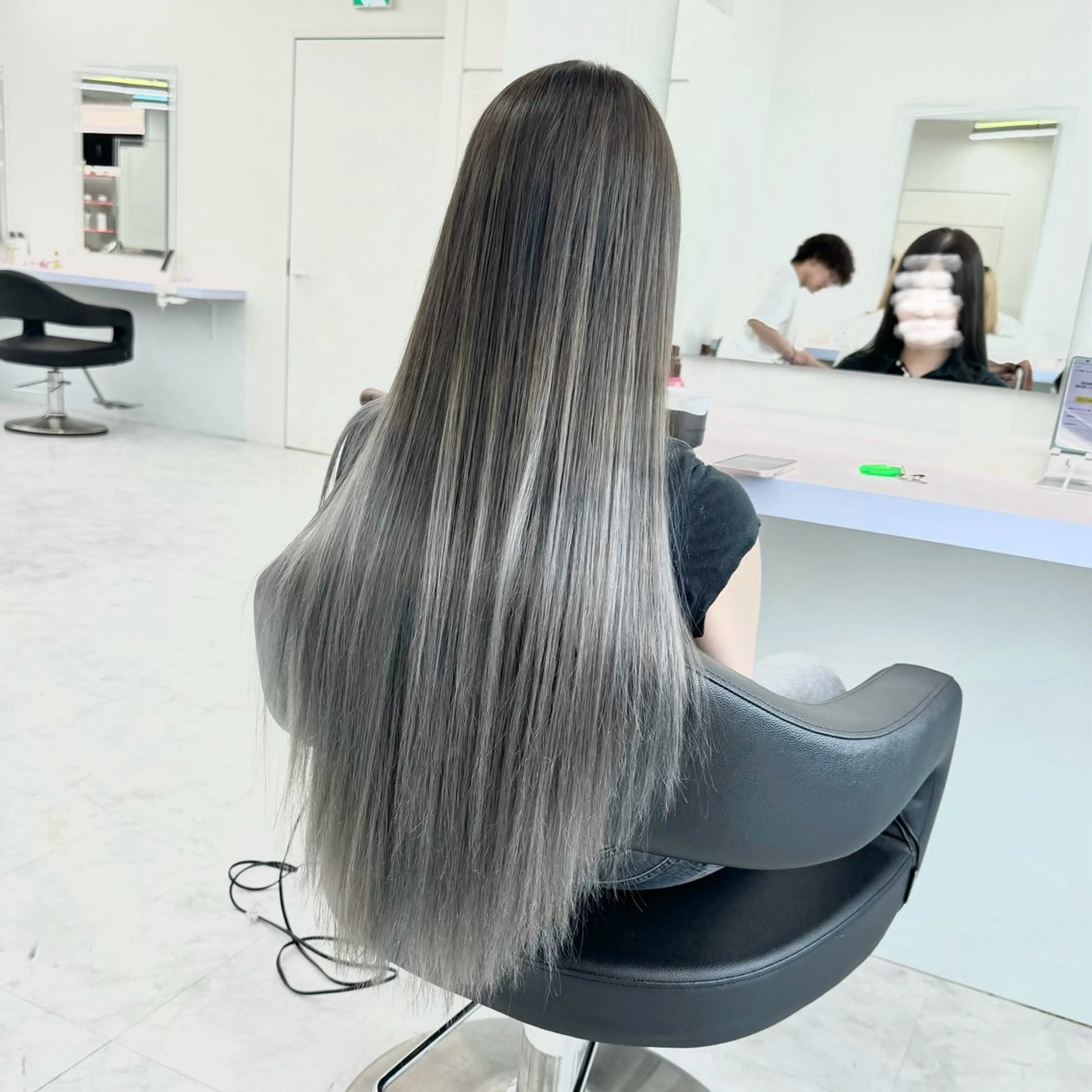 ロング カラー ヘアカラー ヘアセット 韓国スタイル🇰🇷 トレンドレイヤー🪡のヘアスタイル