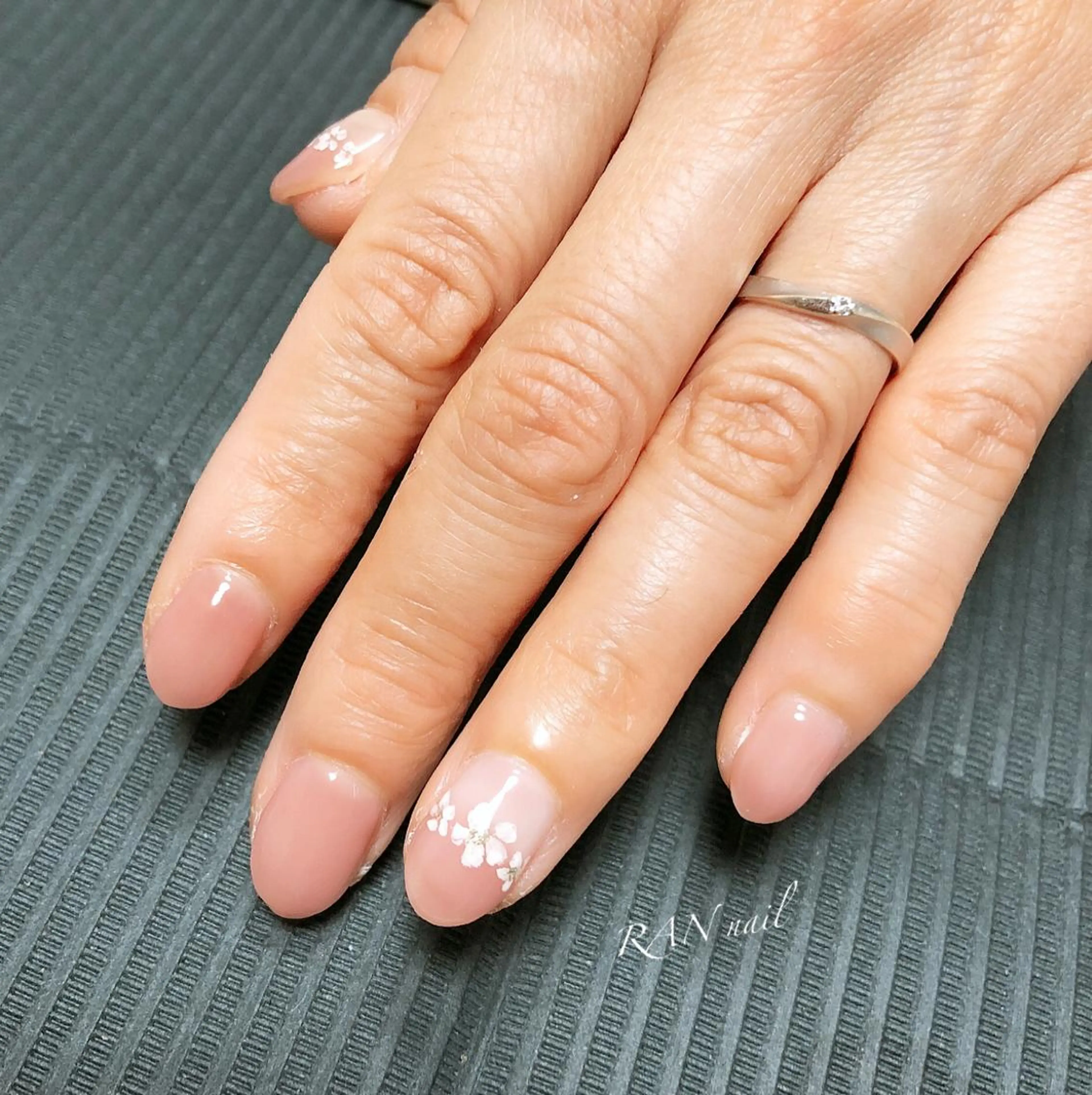 ネイル フラワーネイル フットネイル フレンチネイル オフィスネイル ワンカラーネイル ハンドネイル フットネイル RAN nail 〜ランネイル〜所属・RAN nailのネイルデザイン