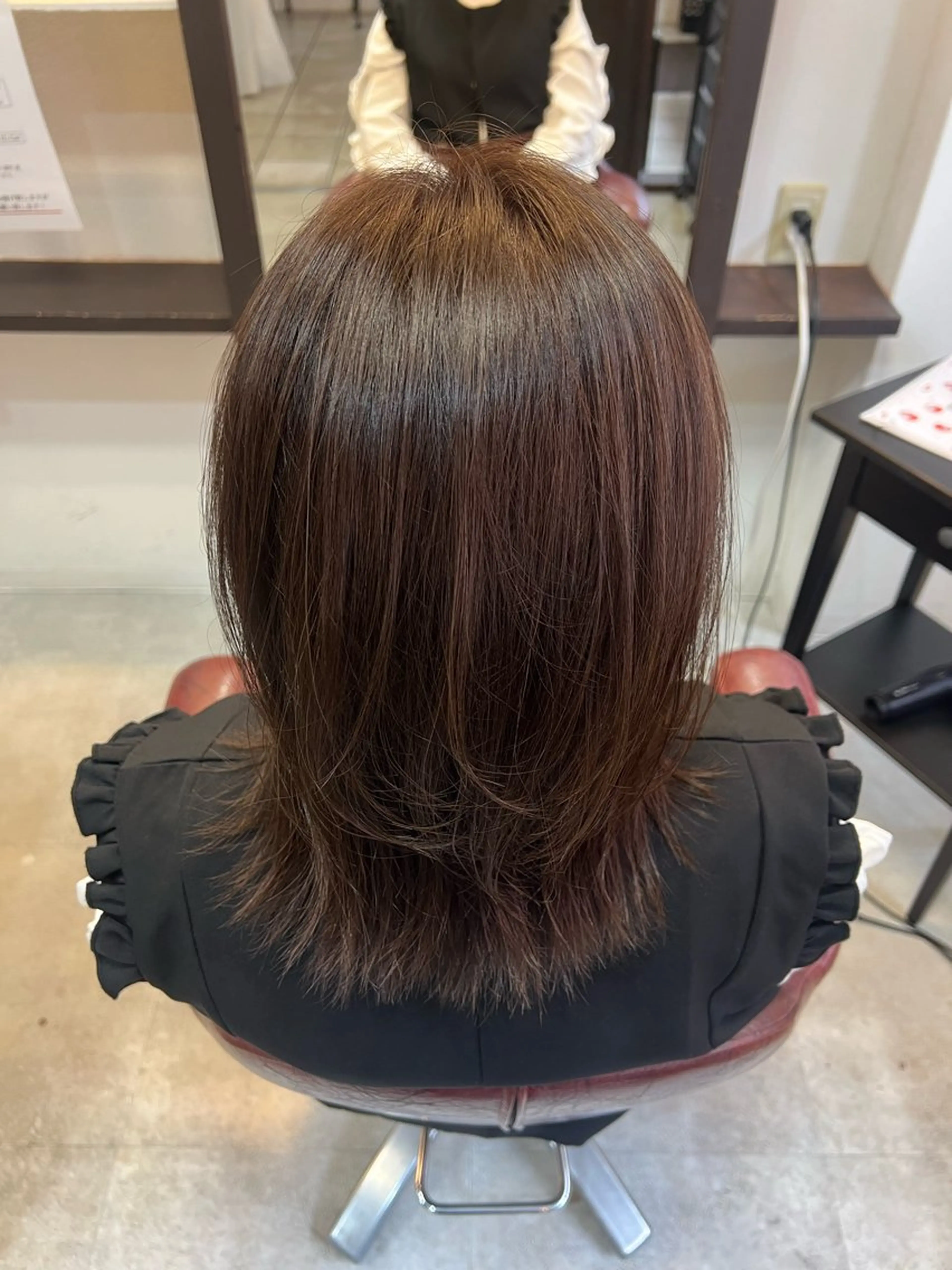 ミディアム カラー グレージュ オリーブグレージュ オリーブグレー 吉岡 なみのヘアスタイル