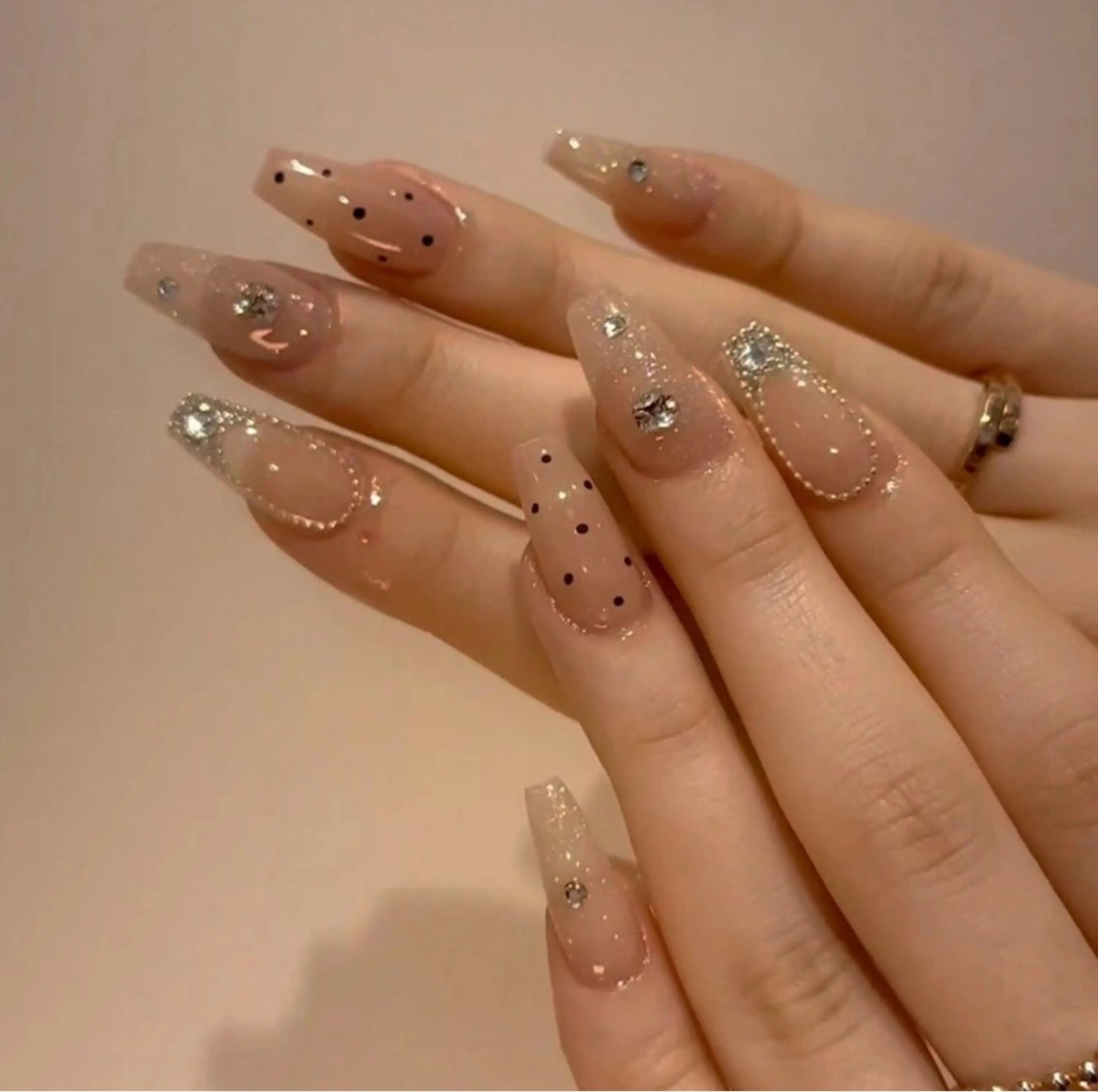 ネイル ハンドネイル ハンドケア モナ& あきのネイルデザイン