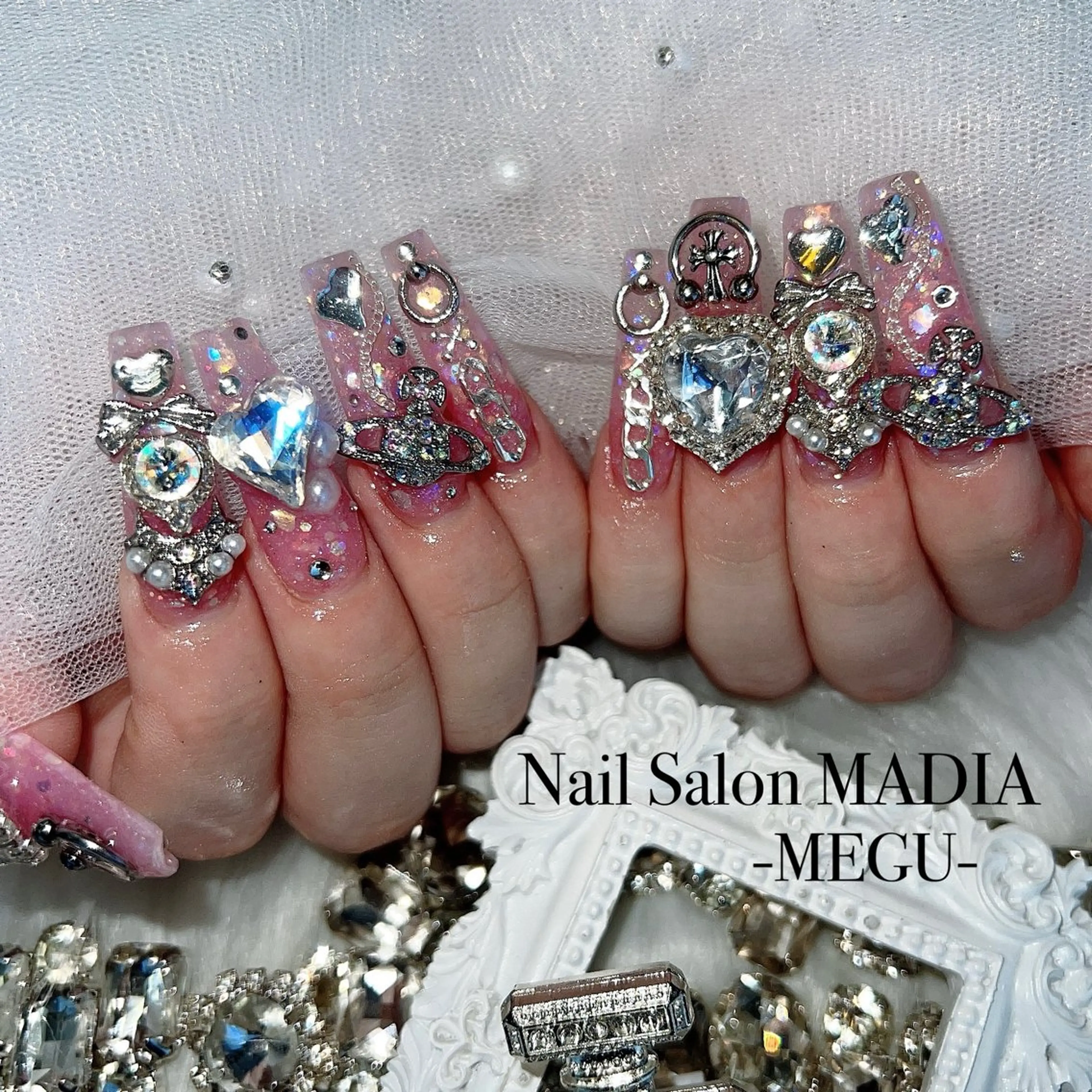 ネイル MADIA藤沢所属・MADIA MEGUのネイルデザイン