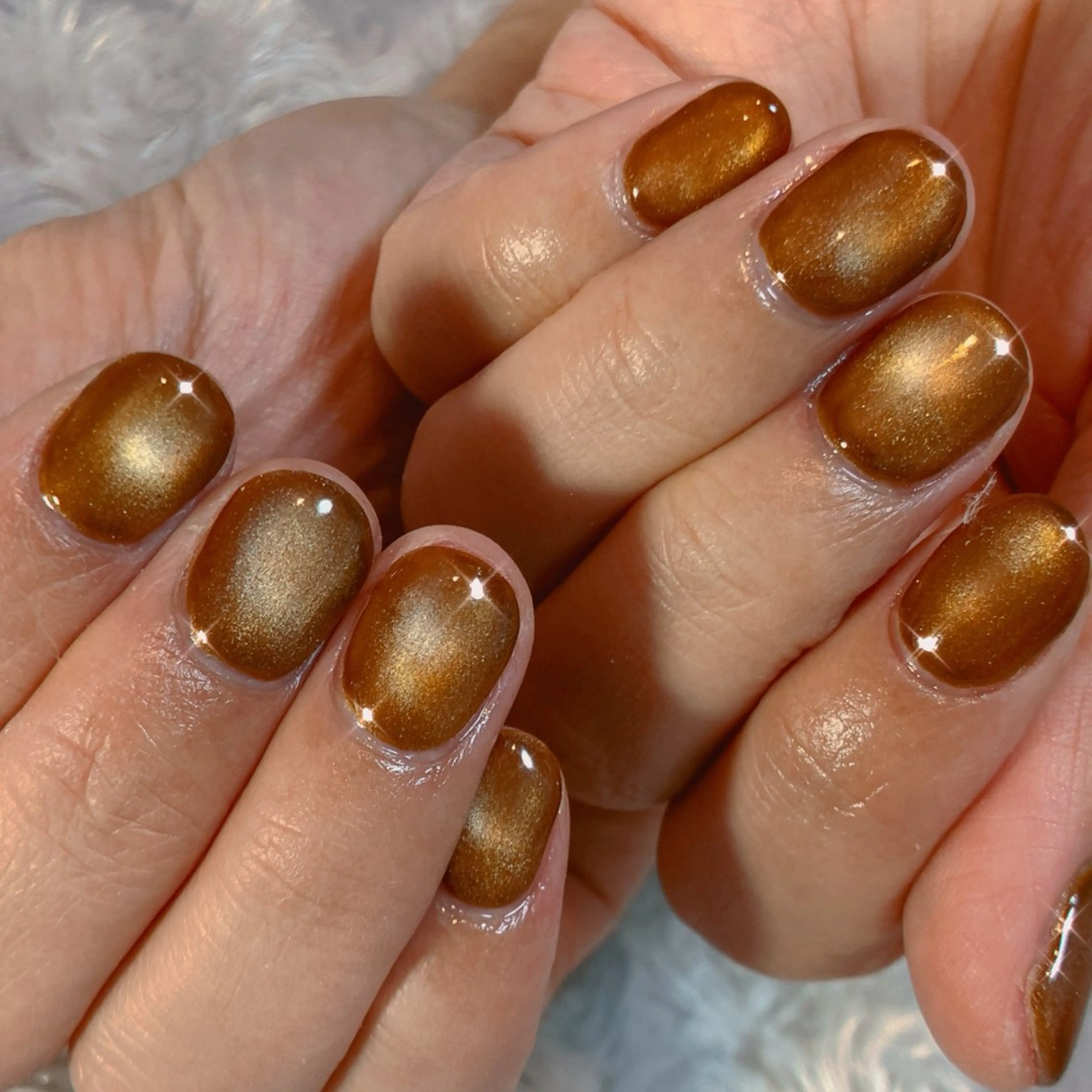 ネイル アートネイル ブラウン ジェルネイル キラキラネイル 韓国ネイル ハンドネイル 自宅ネイルサロン クロバーネイルのネイルデザイン