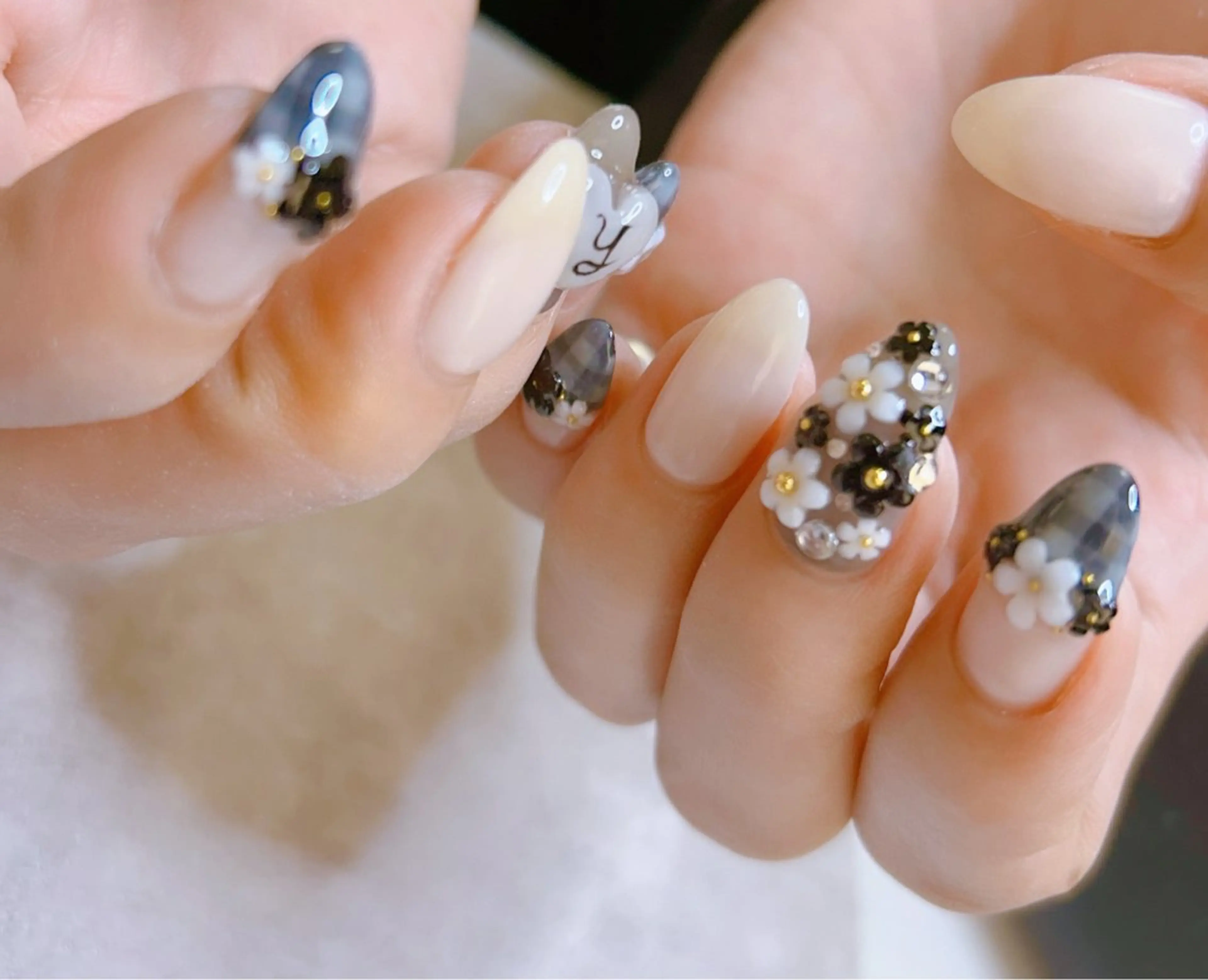 ネイル NOIROUGE所属・NOI ROUGEのネイルデザイン