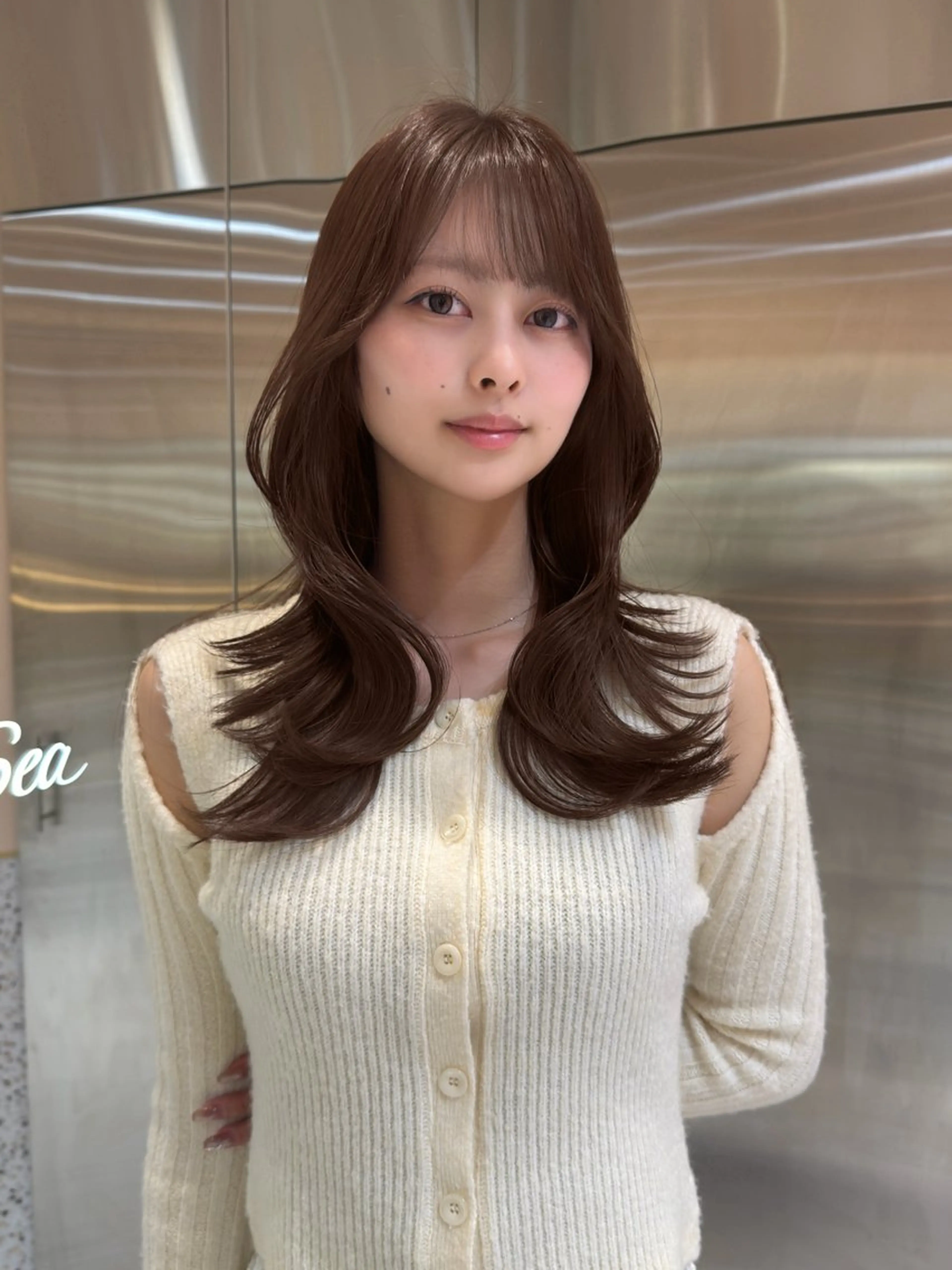 ミディアム 絶対垢抜けレイヤー/ 透明感カラーリョウヤのヘアスタイル