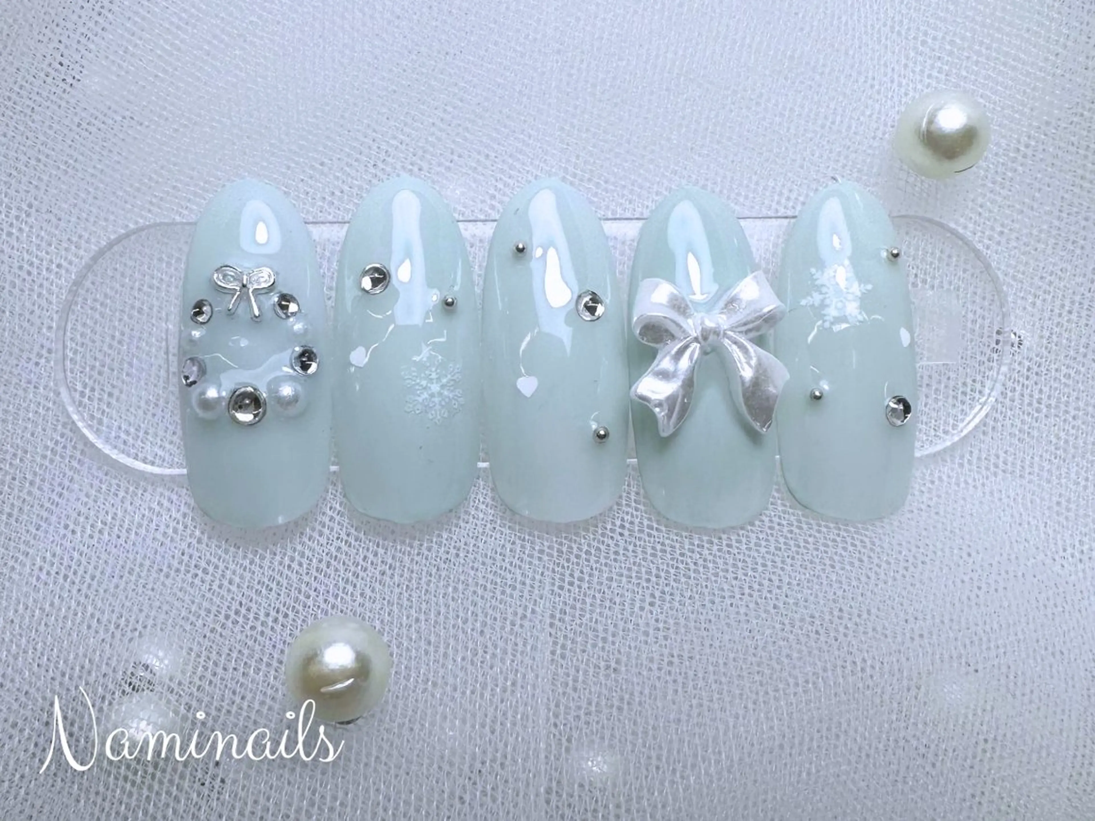 ネイル 冬ネイル クリスマス ハンドネイル nami🐰🎀 堺筋本町ネイルサロンのネイルデザイン