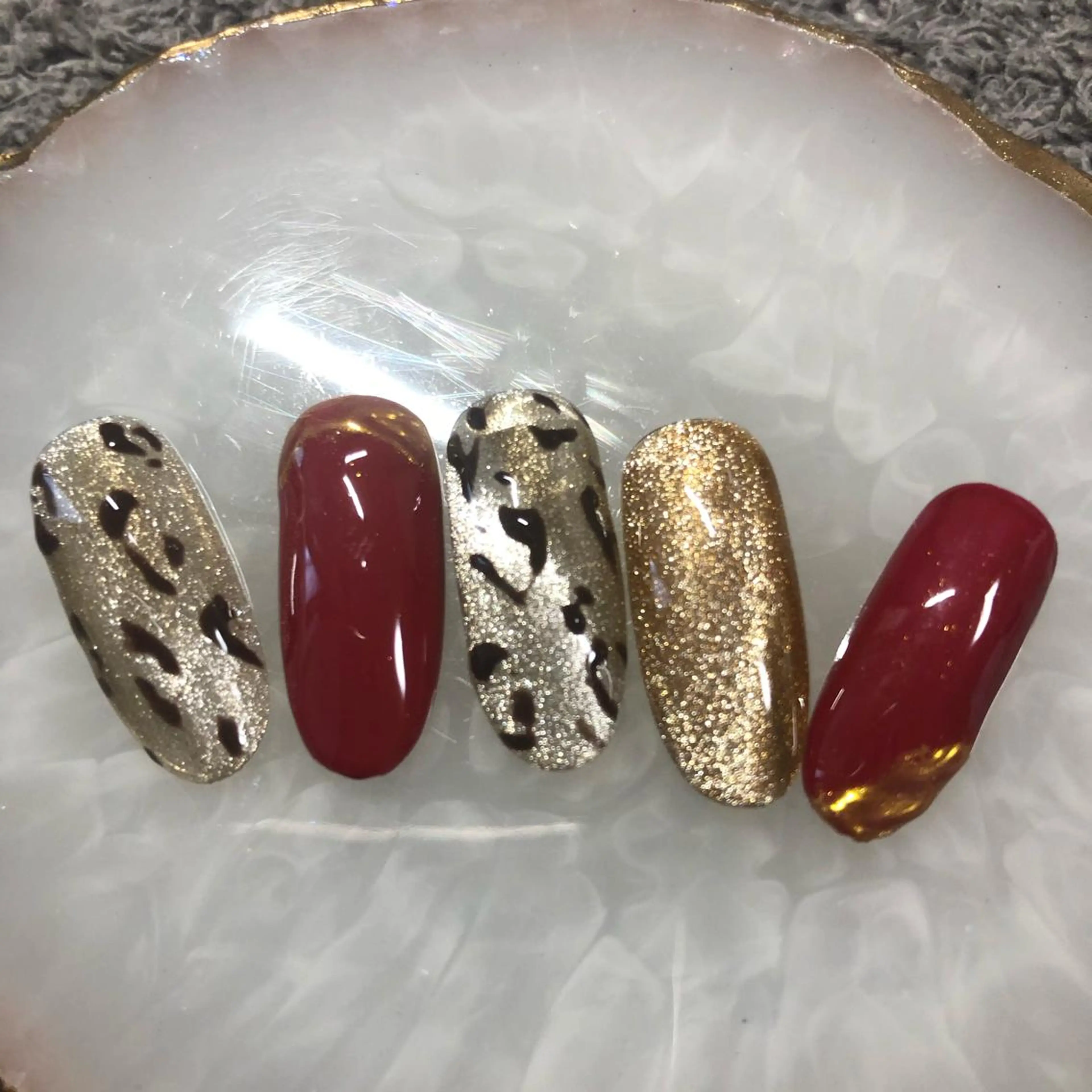 ネイル アニマル柄 ジェルネイル マグネットネイル 奥園 良恵のネイルデザイン