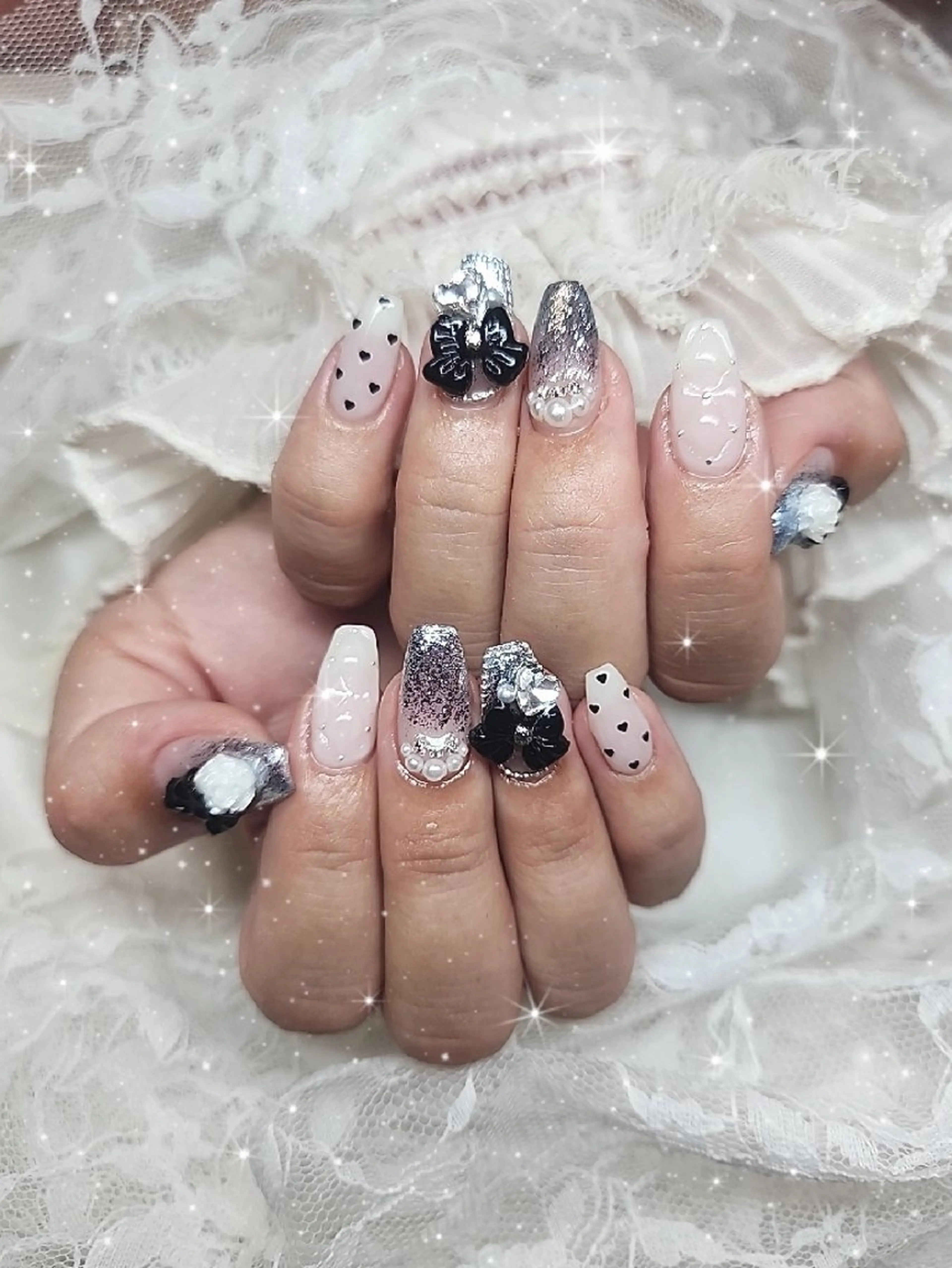 ネイル ガーリー キラキラネイル 韓国ネイル ラメ(グリッター) 水色 ハンドネイル nailsalon sissy所属・sissy hatsuneのネイルデザイン