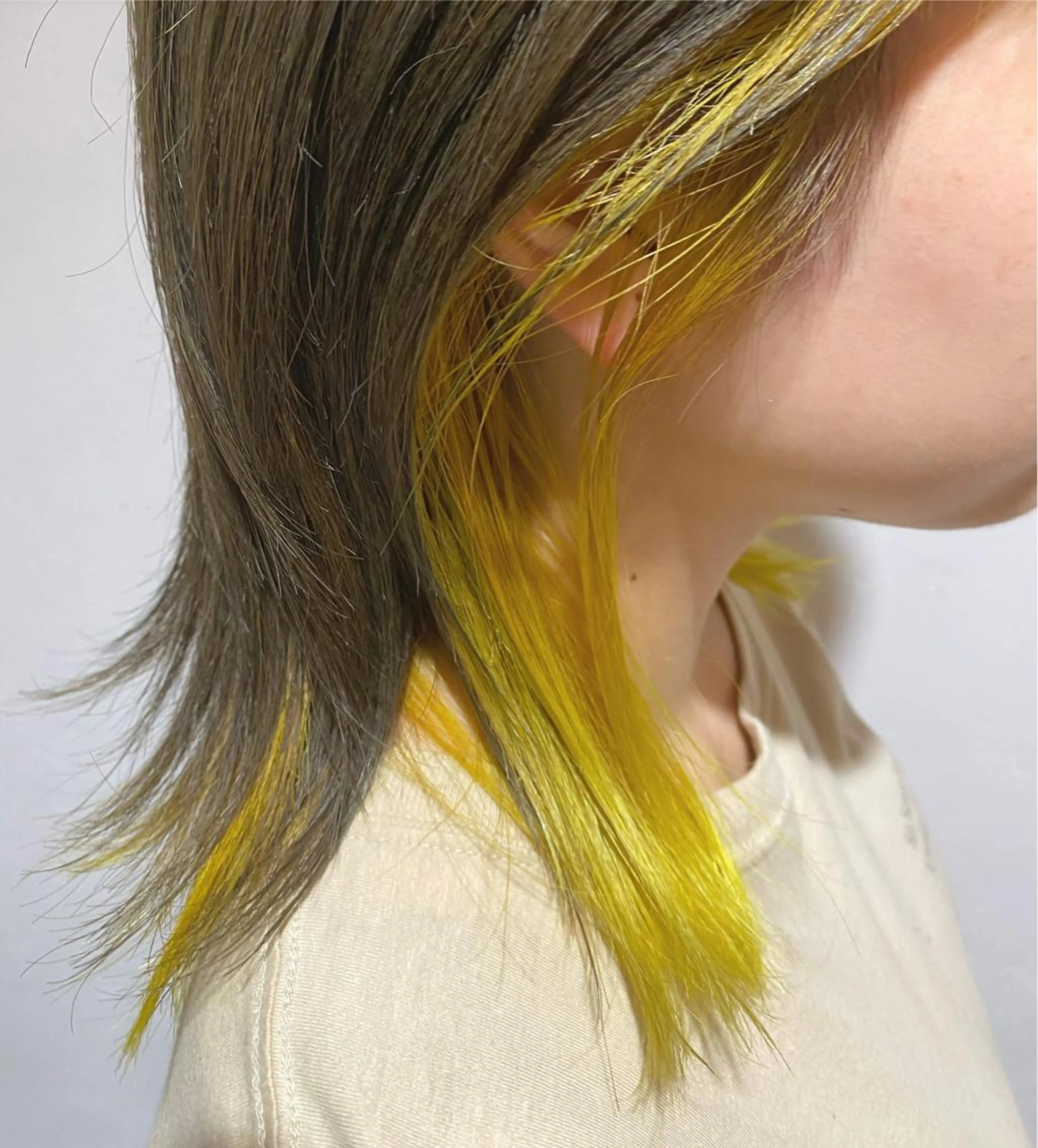 ミディアム カラー カット ヘアカラー トリートメント 梅田ハイトーン チダ ヒナノのヘアスタイル