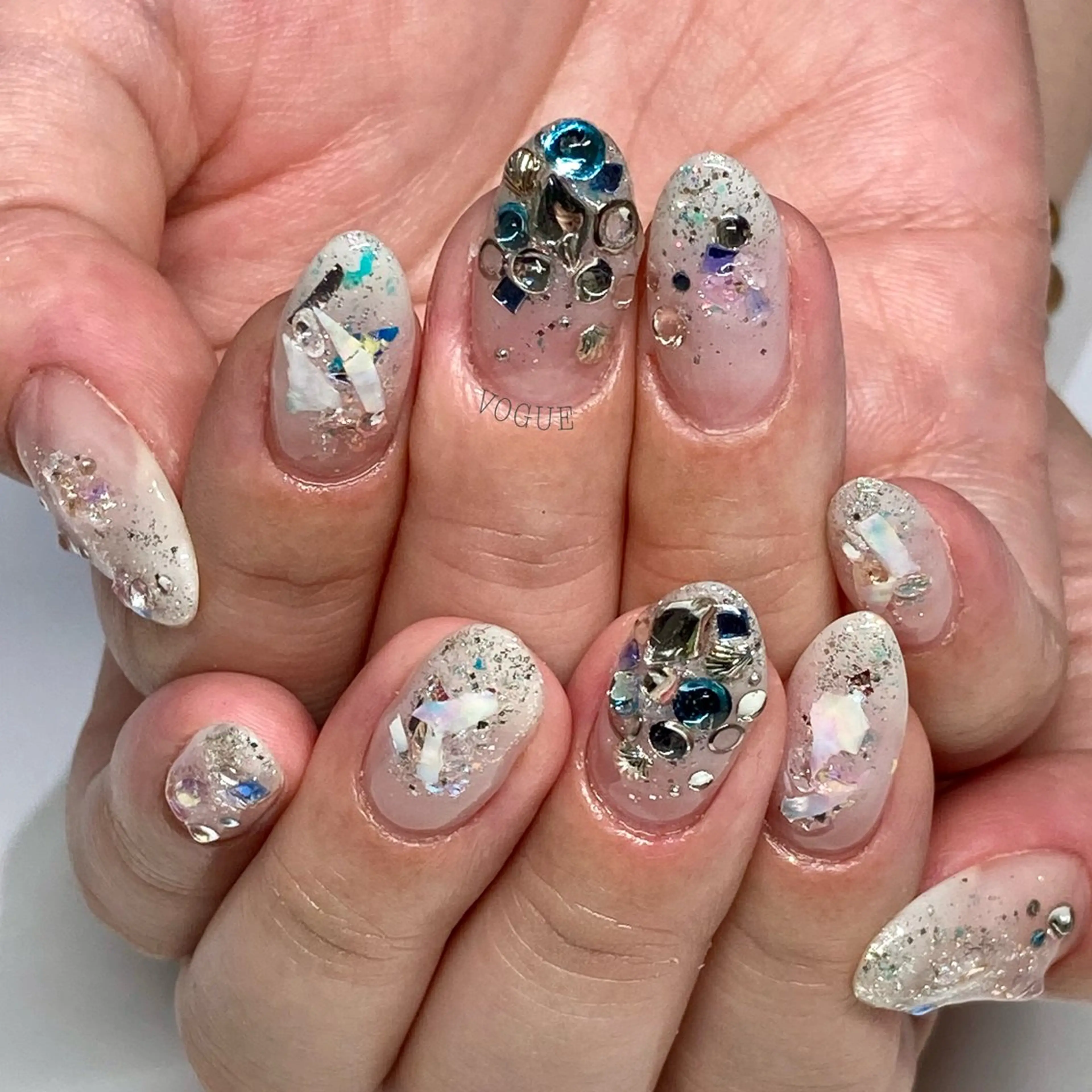 ネイル ハンドネイル VOGUE ×SWANのネイルデザイン