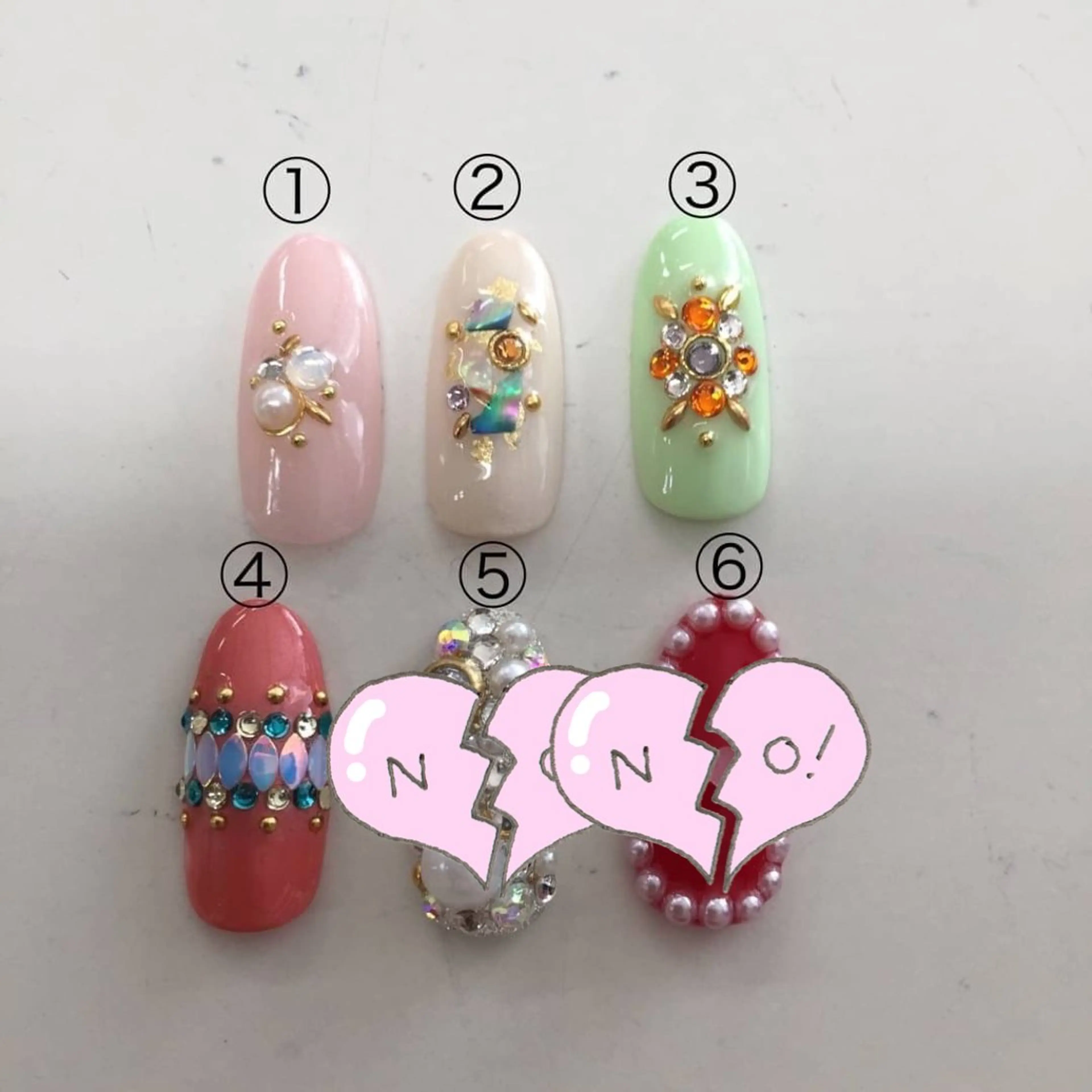 ネイル アートネイル ストーンネイル MAXKELLY TSUGUMIのネイルデザイン