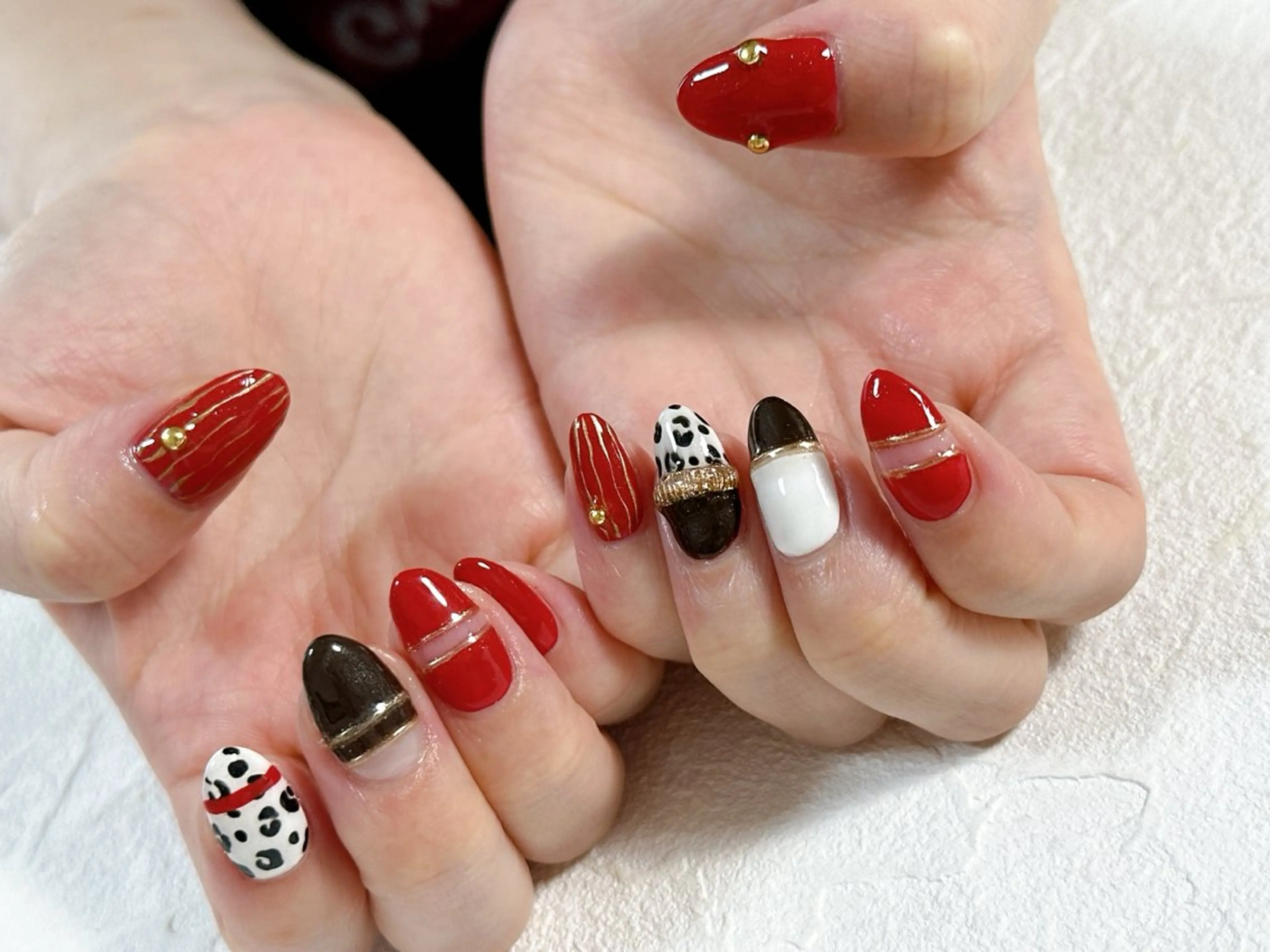 ネイル オーロラネイル フットネイル フレンチネイル ジェルネイル マグネットネイル kiki nail たまプラーザのネイルデザイン