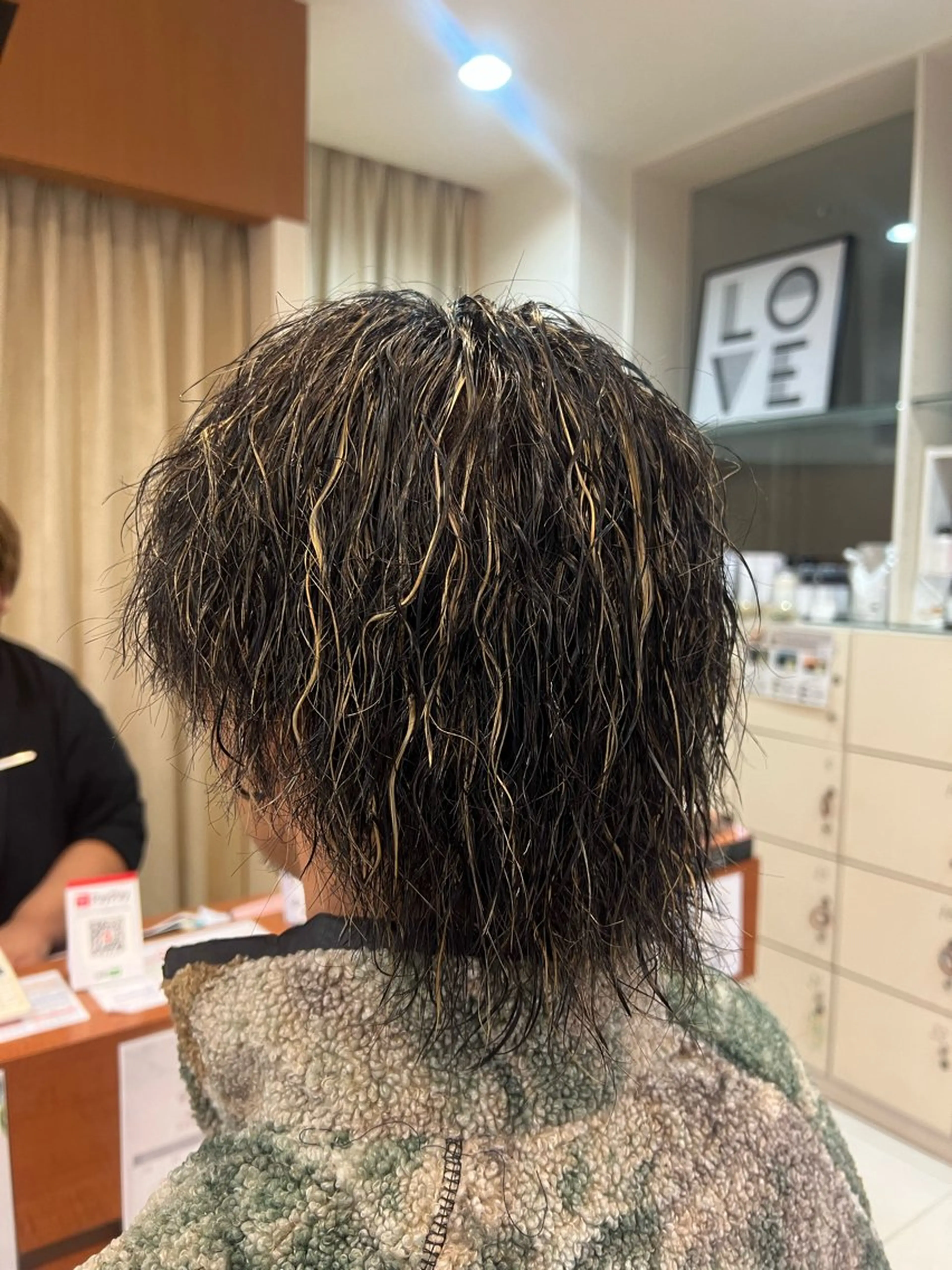 ショート カラー パーマ 友田 未来のヘアスタイル