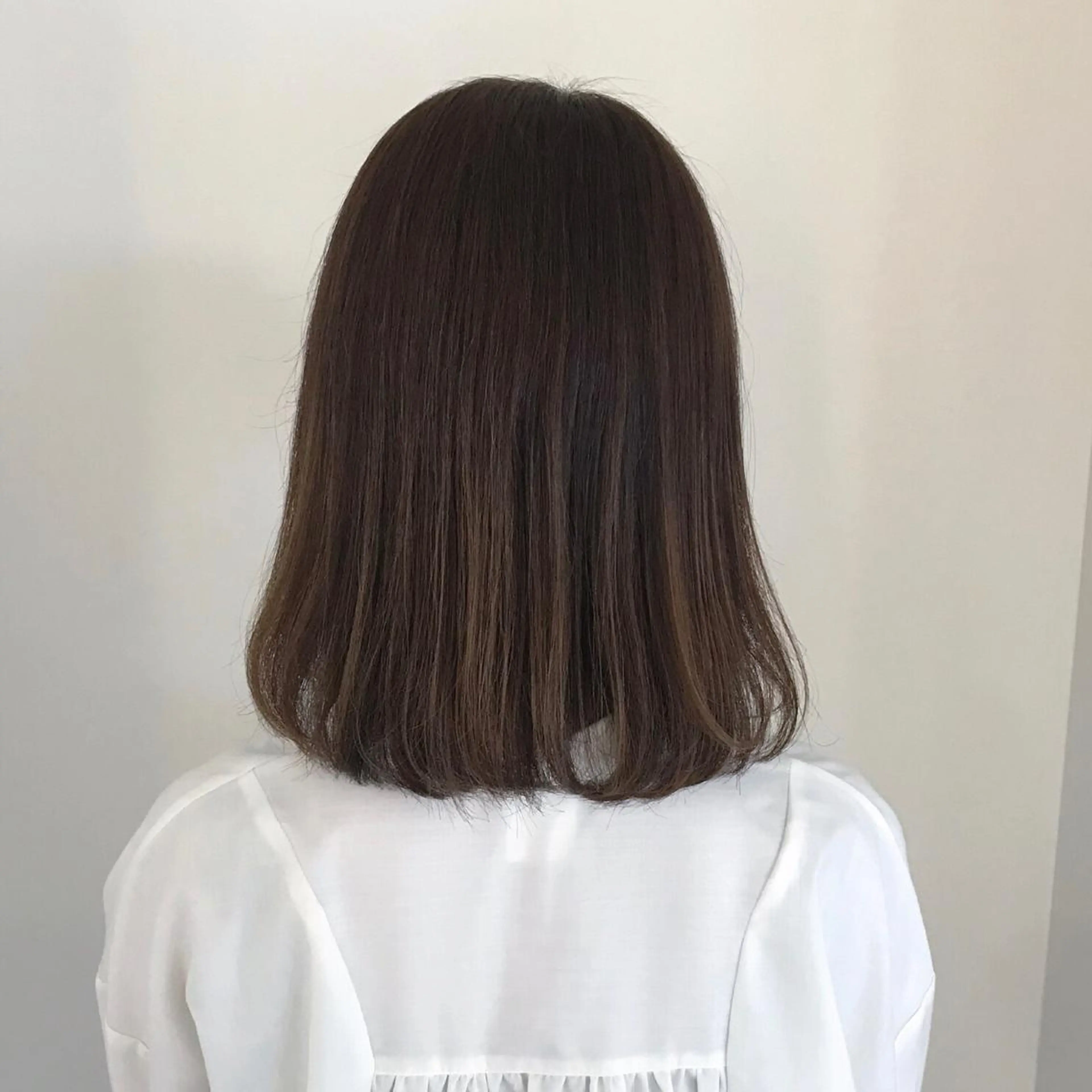 ミディアム ボブ・レイヤーカット 吉敷航一のヘアスタイル