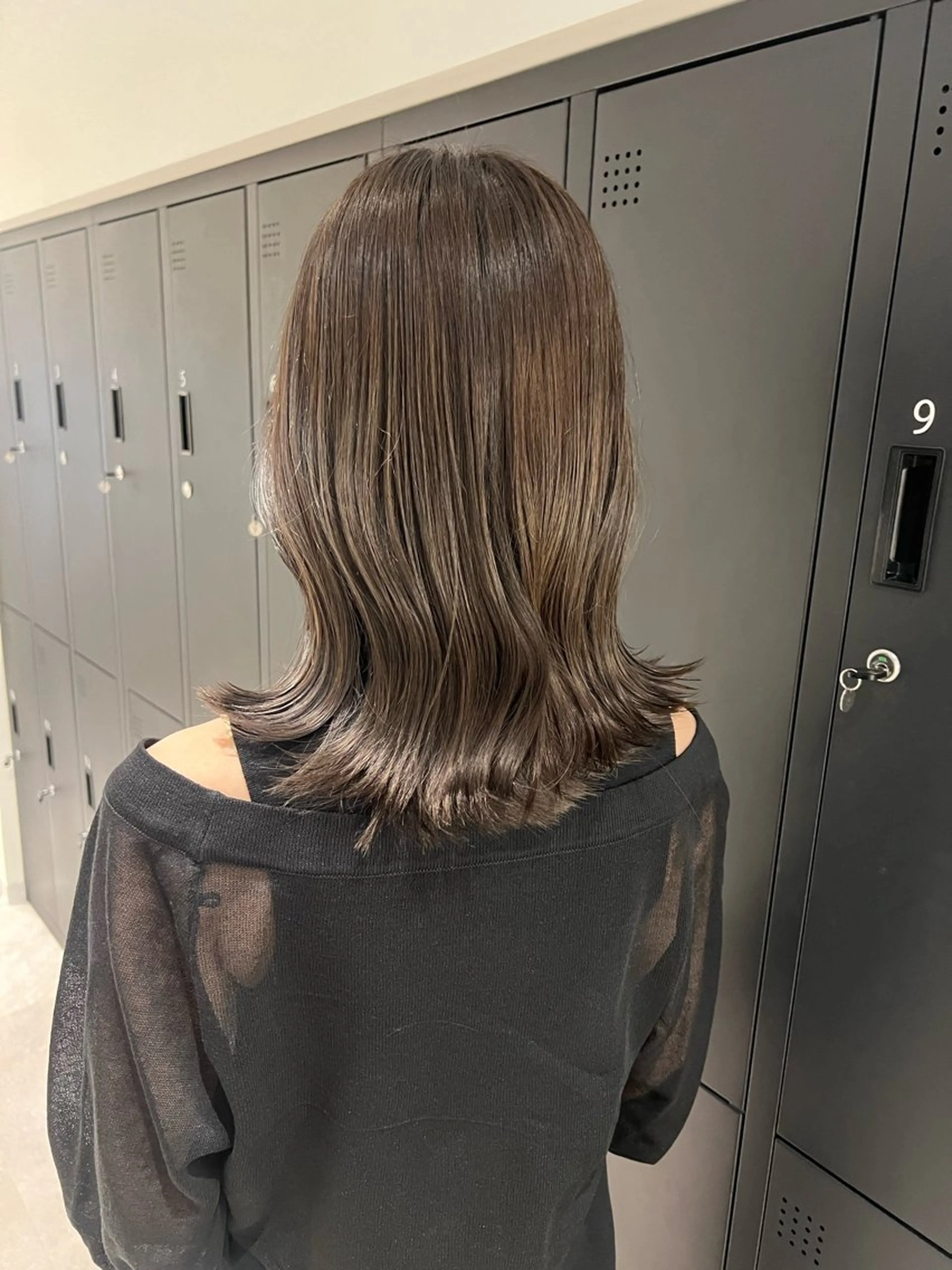 ミディアム カラー ヘアアレンジ ブリーチ 透明感カラー グレージュ カット ヘアカラー トリートメント 暗髪カラー🫐パーマ おくだりんかのヘアスタイル