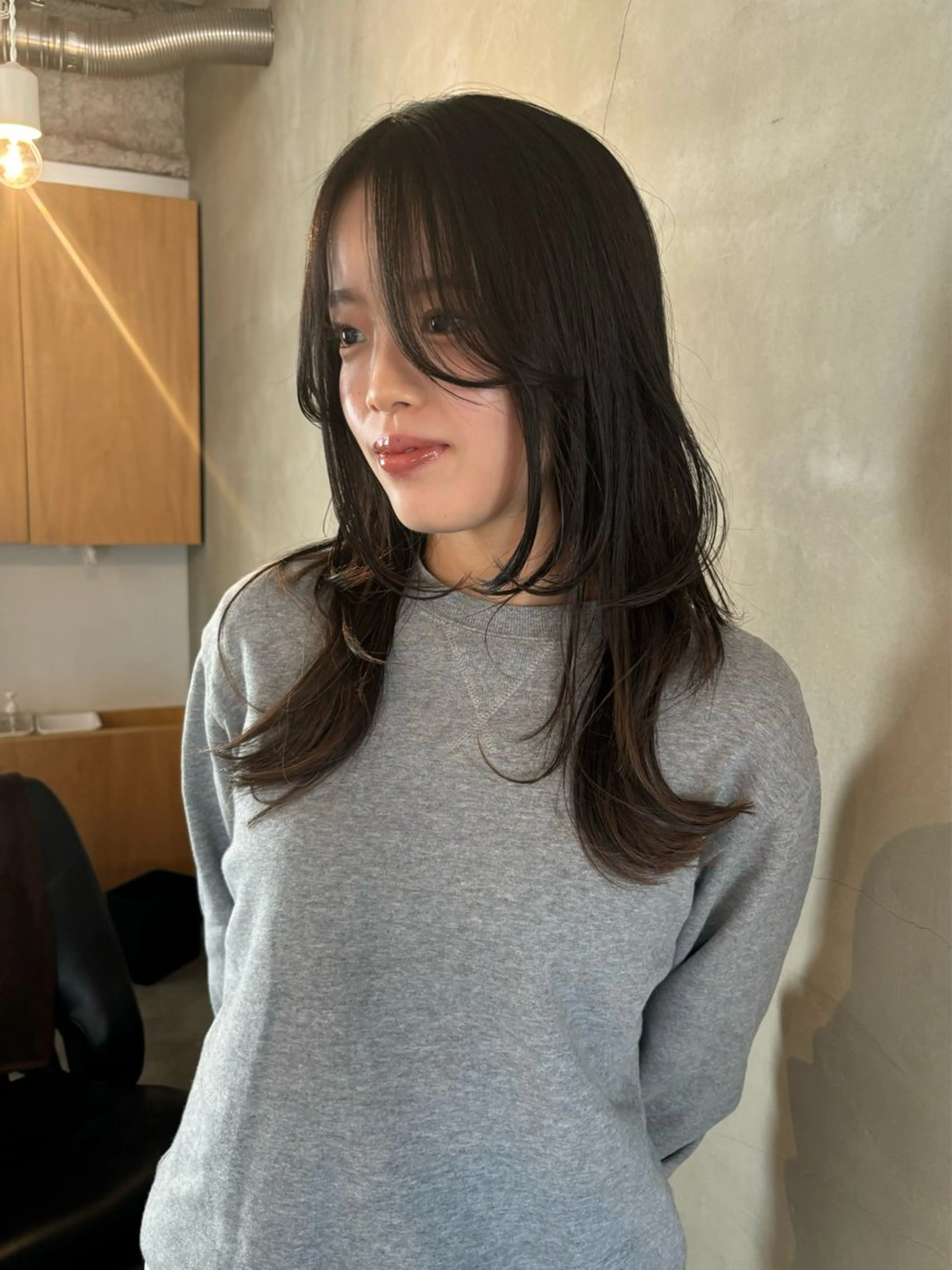 ミディアム ミディアムレイヤー レイヤーカット 林　蓮／レイヤー /透明感カラーのヘアスタイル