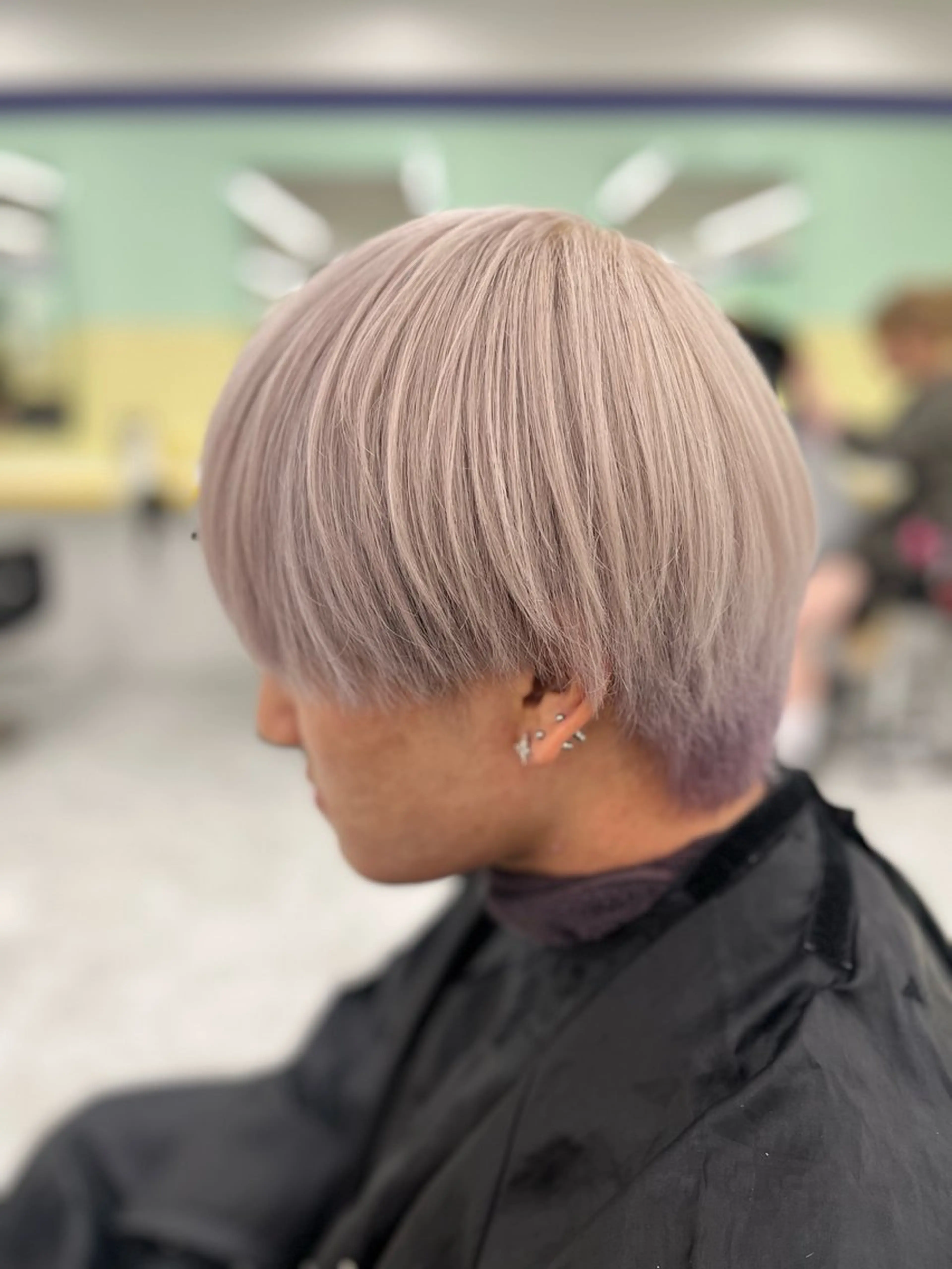 ロング カラー ヘアカラー トリートメント ハイトーンカラー 🦄レイヤーカットのヘアスタイル