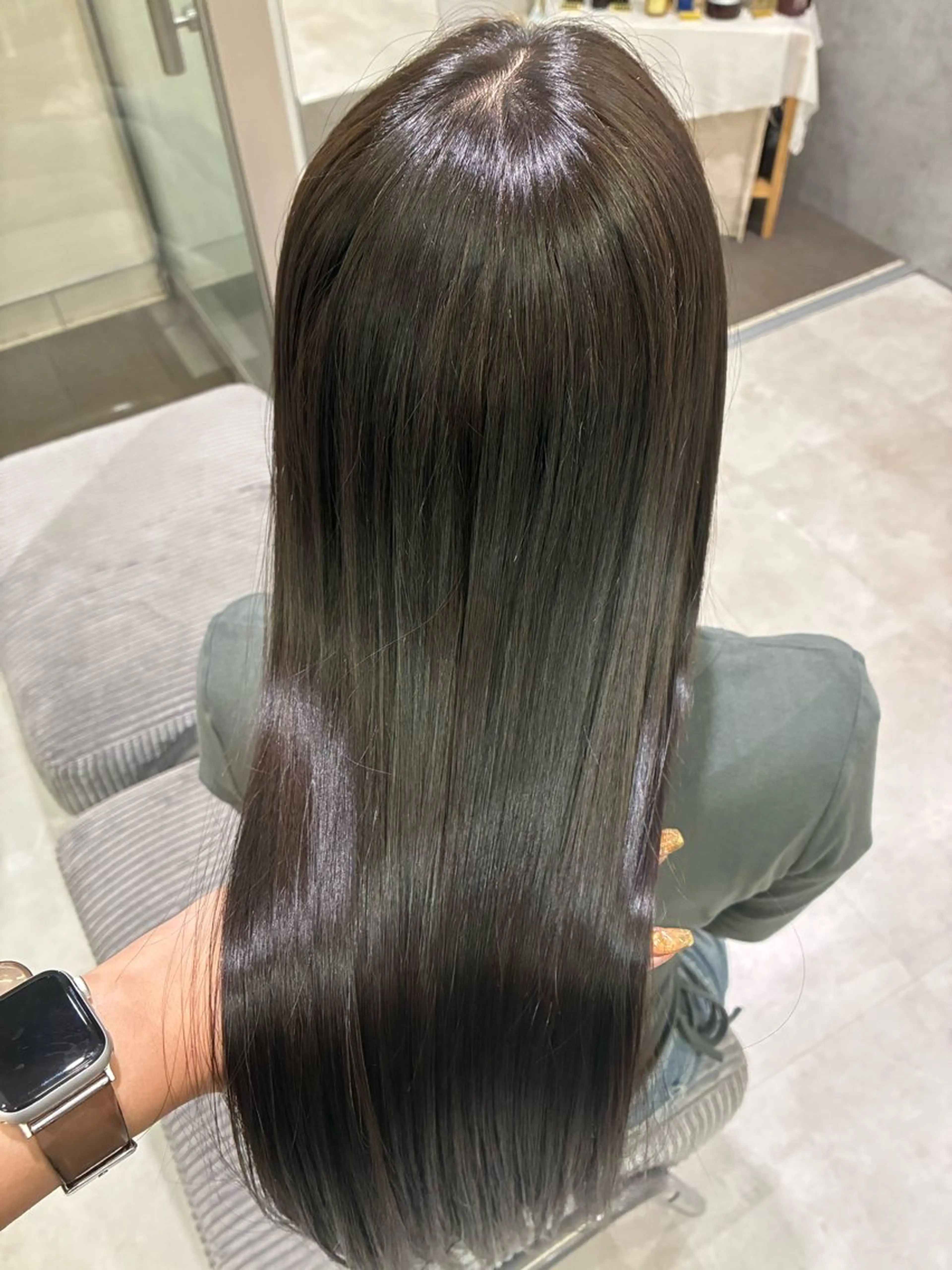 【髪質改善級✨】艶カラー＋oggiotto 9stepトリートメントの写真