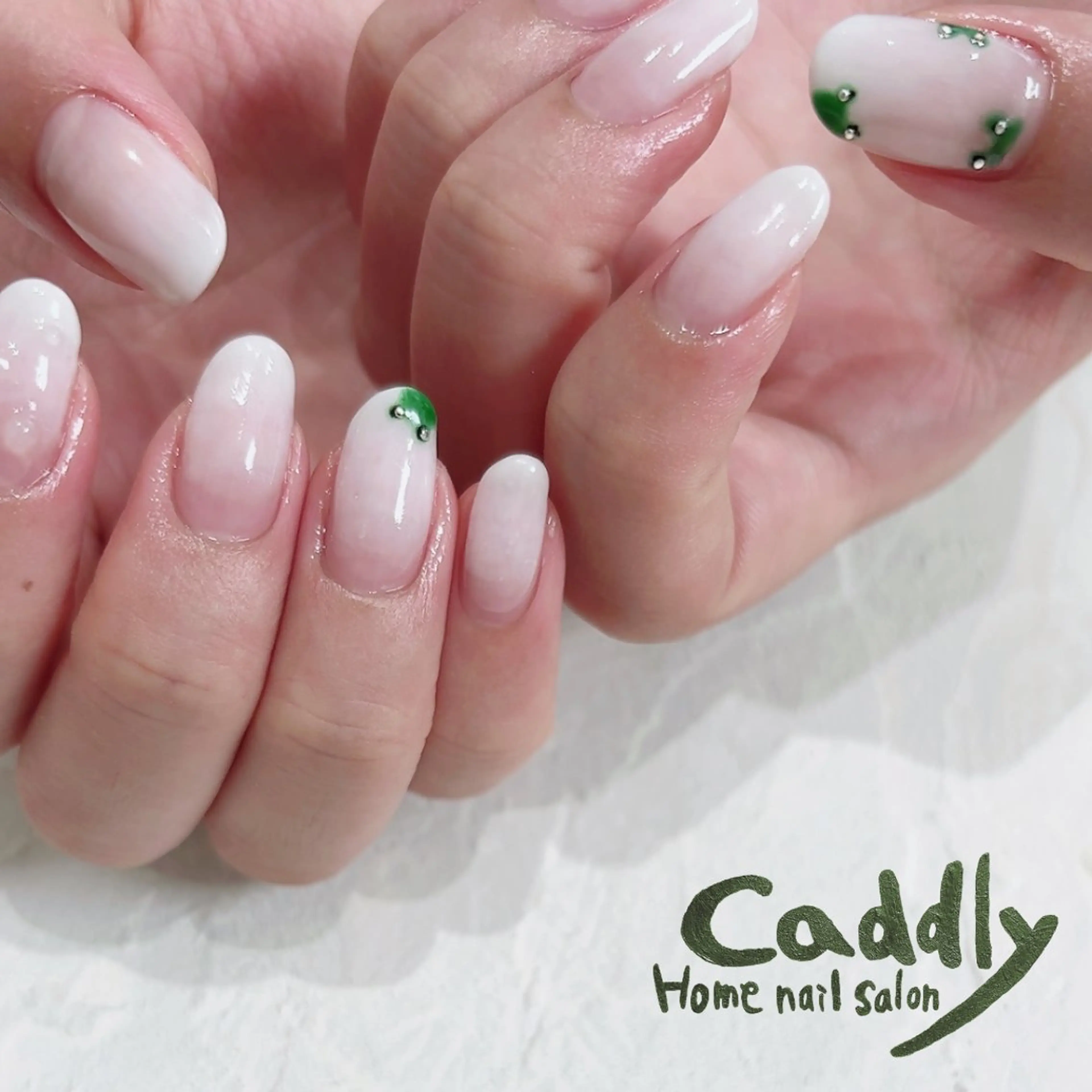 ネイル 持ち込み caddly naoのネイルデザイン