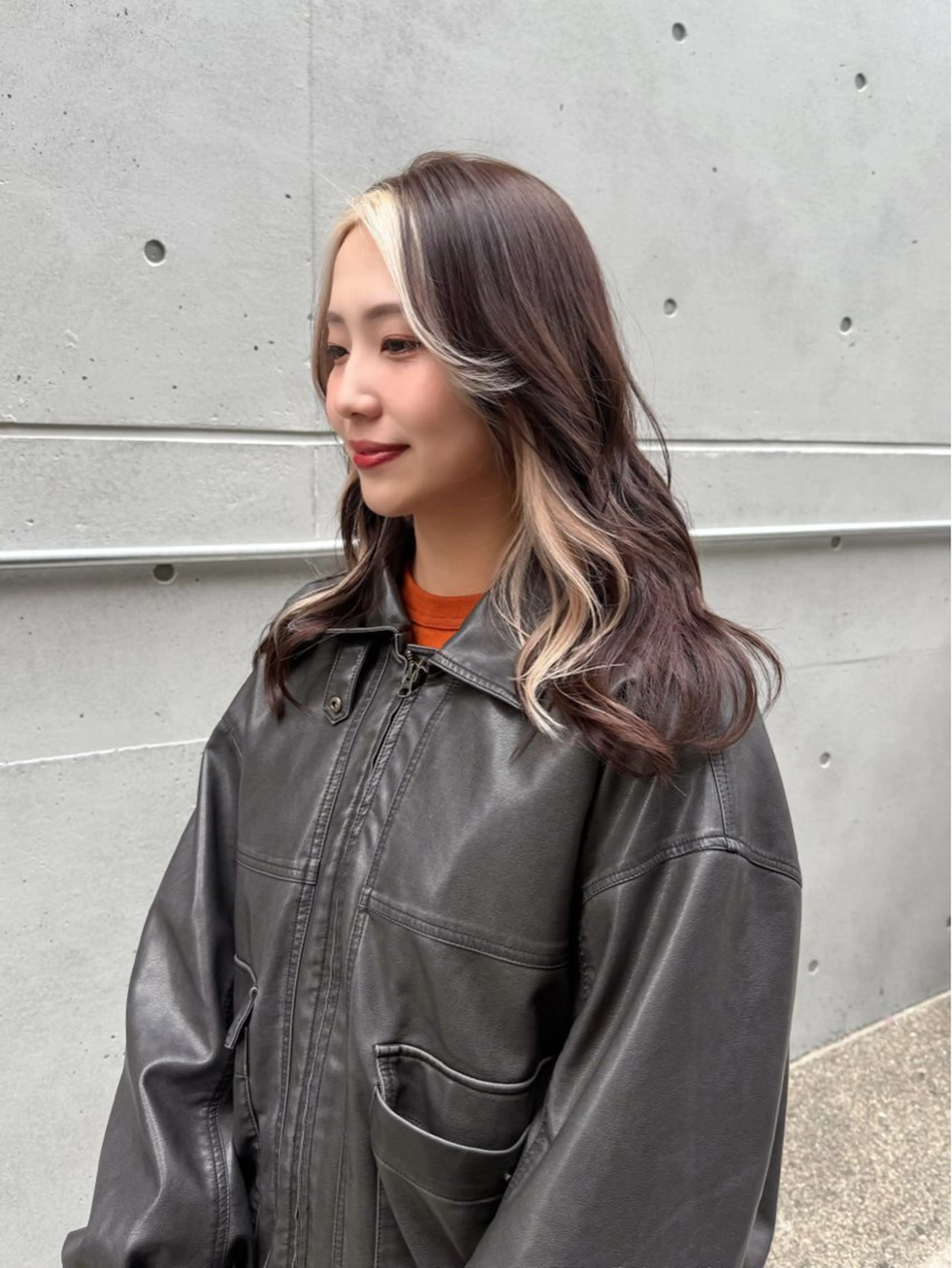 セミロング カラー ミストバング ブリーチ  フェイスフレーミング 顔周りカット カット ヘアカラー トリートメント 幣 あや乃のヘアスタイル