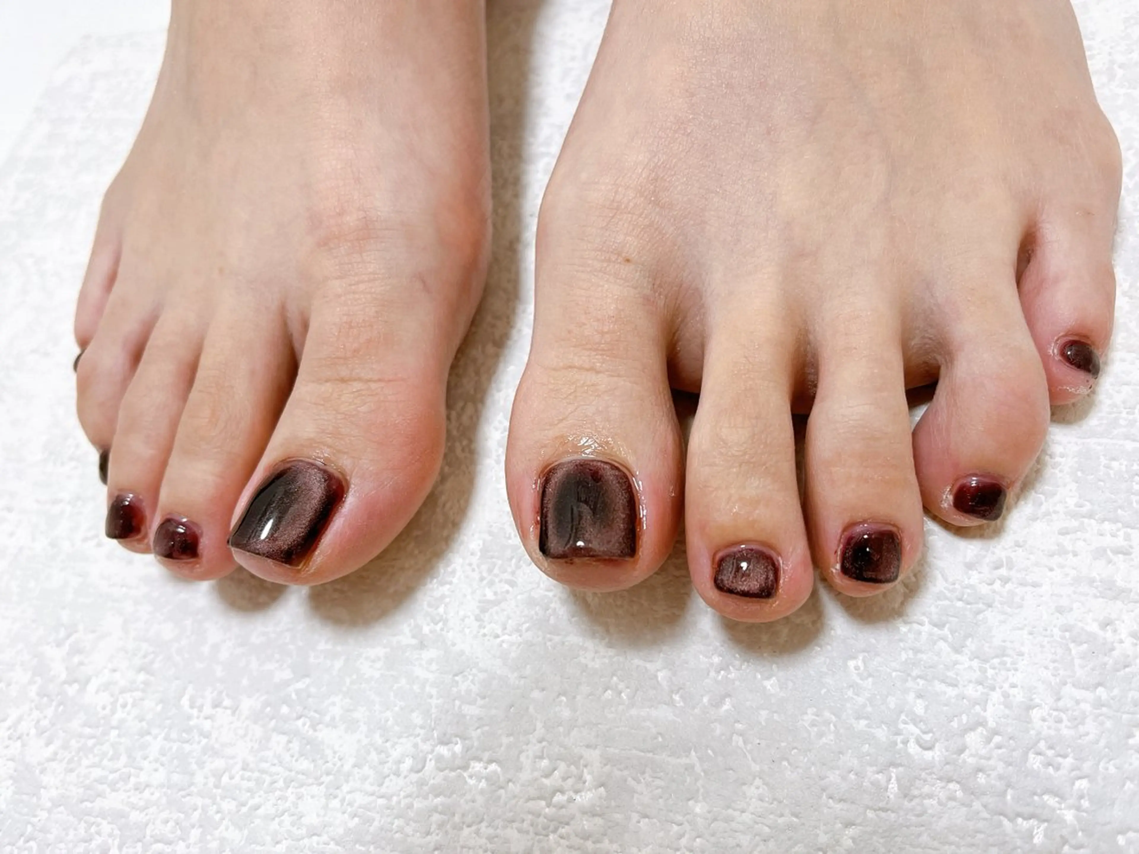 ネイル オーロラネイル フットネイル フレンチネイル ジェルネイル キラキラネイル フットネイル Mogu nail 二子玉川のネイルデザイン