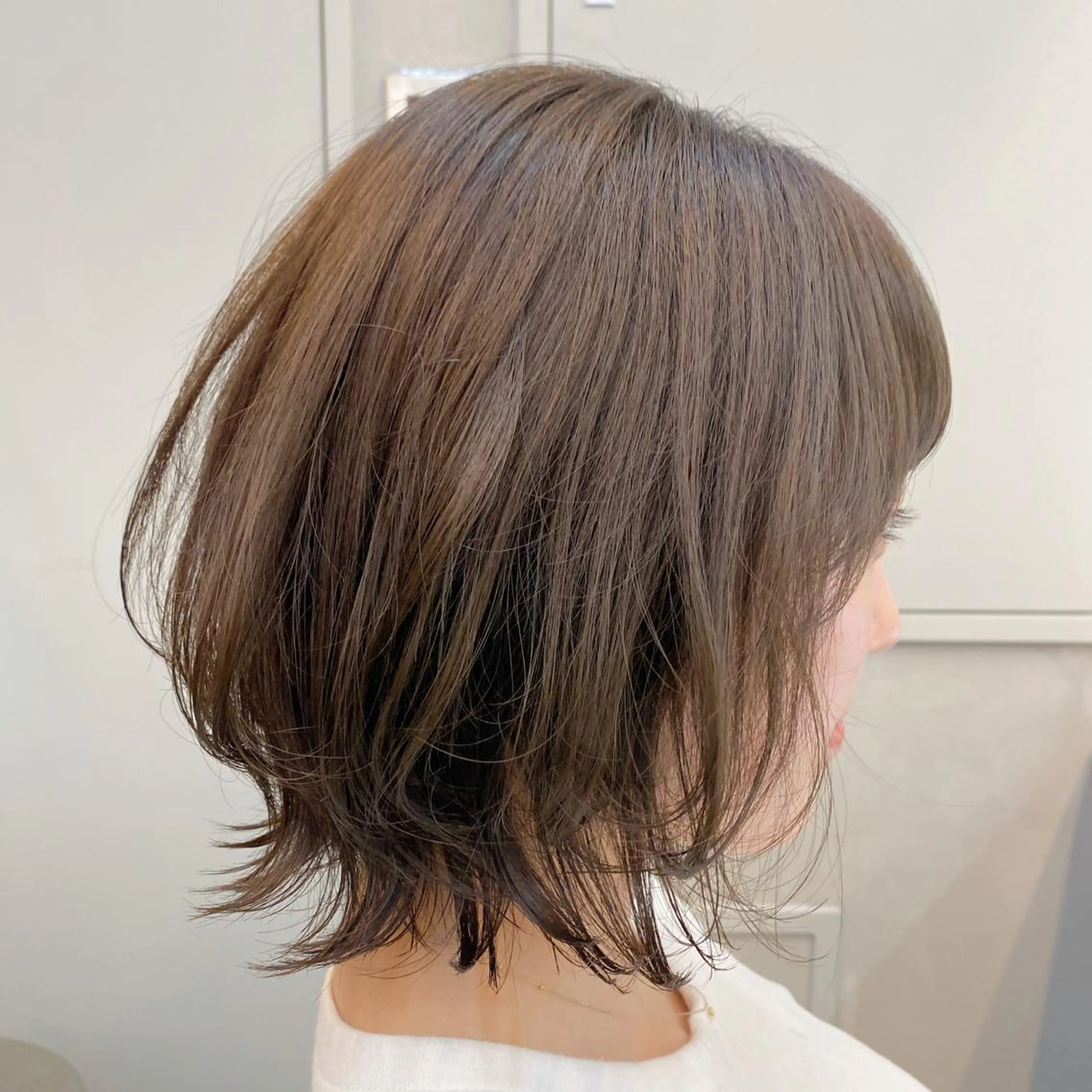 ミディアム カラー カット ヘアカラー トリートメント 岡野 静華のヘアスタイル