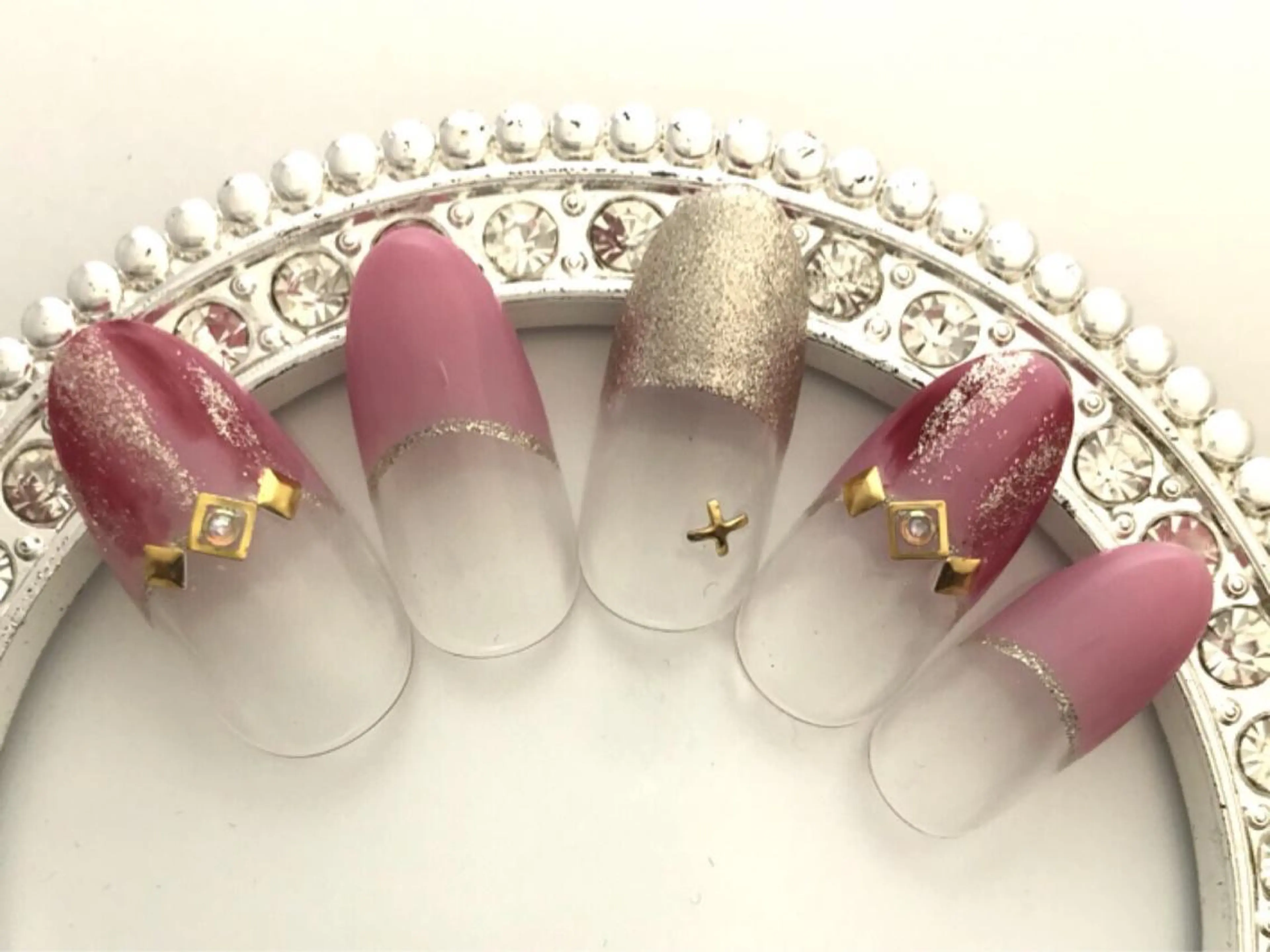 ネイル ストーンネイル Verest 西荻窪のネイルデザイン