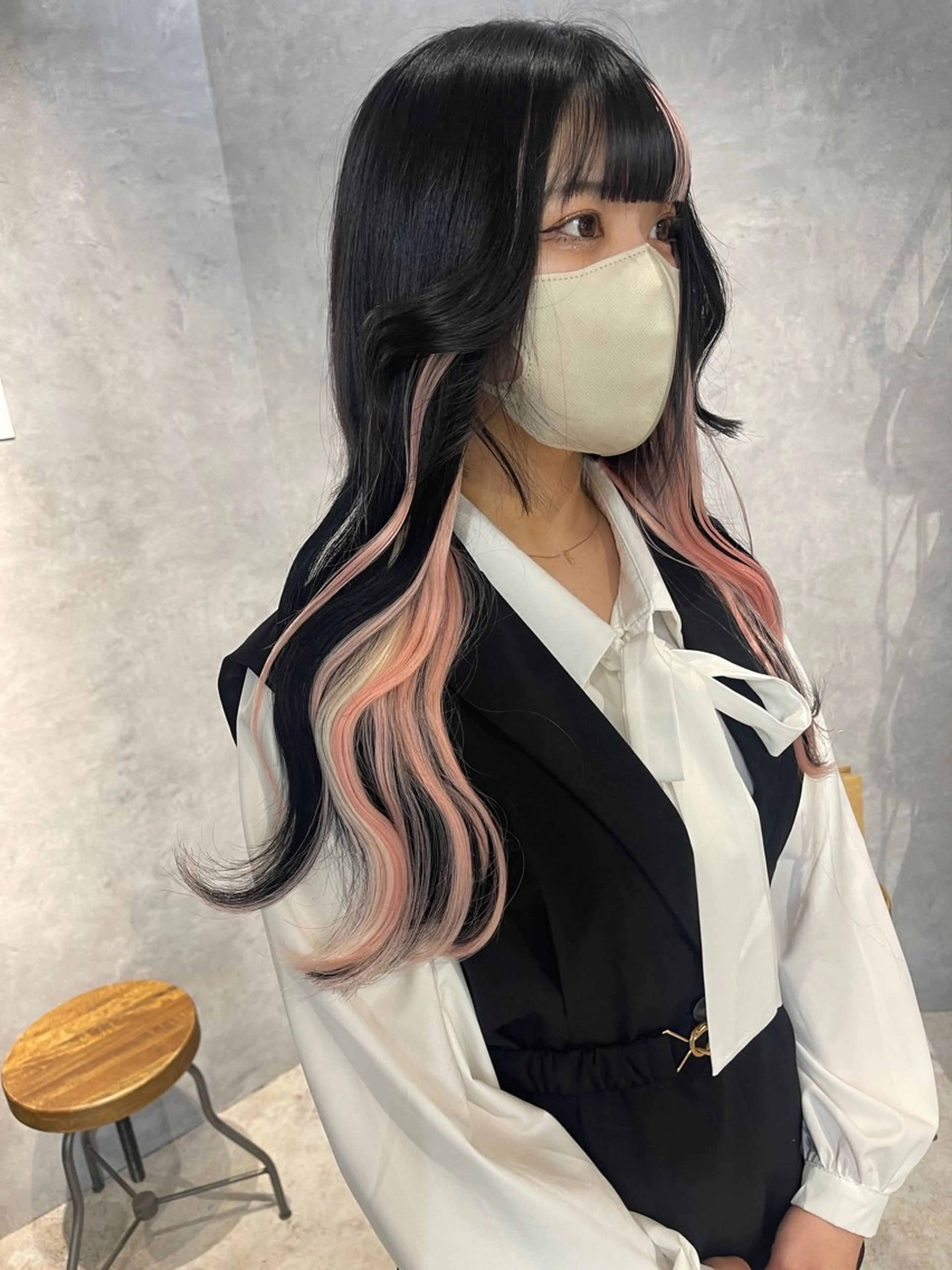 ロング カラー ブリーチ ケアブリーチ ヘアカラー エクステ オフホワイトアンドなんば所属・福西 洋斗のヘアスタイル