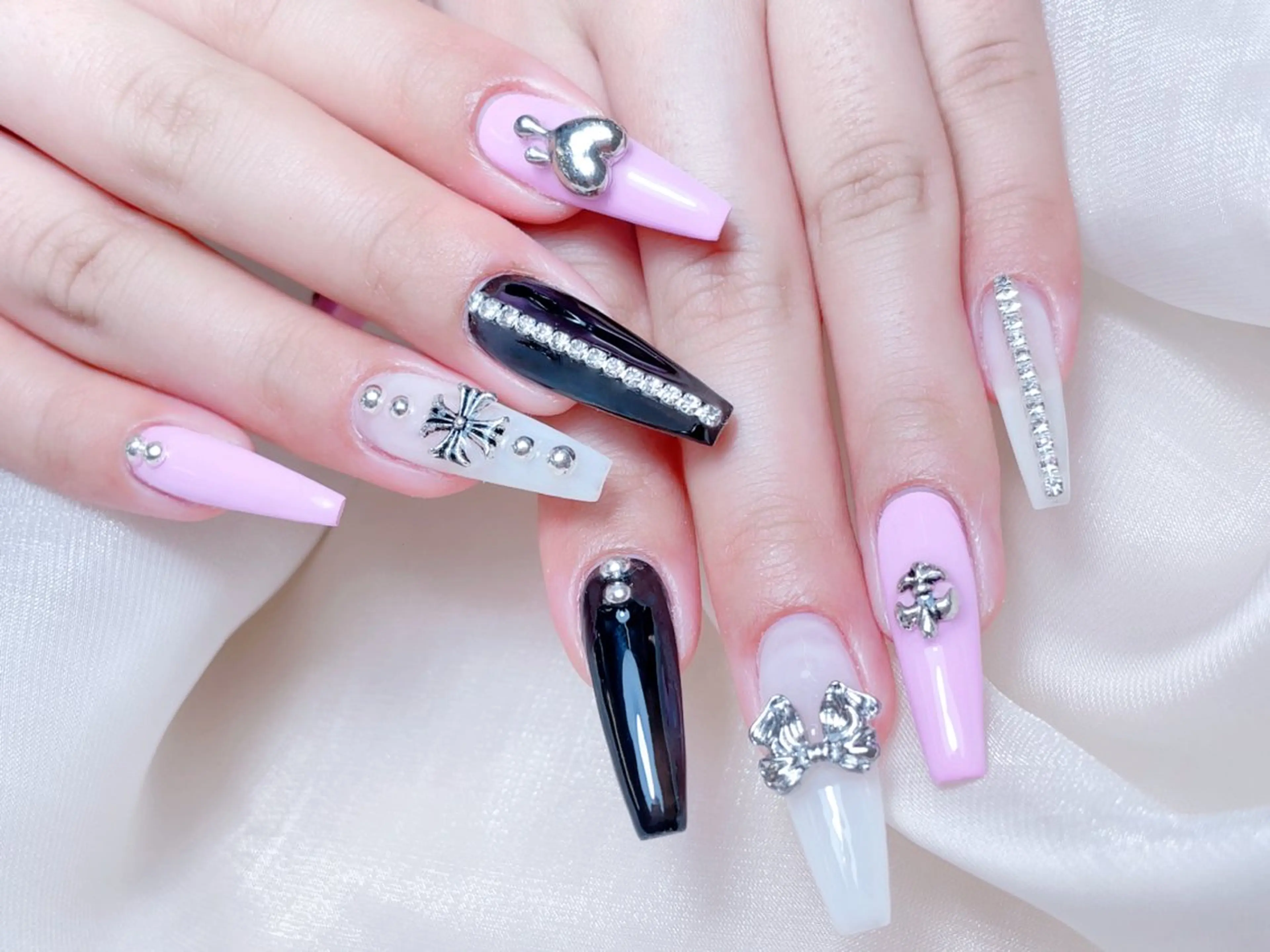 ネイル ハンドネイル M🌷nail 長さだし専門店のネイルデザイン