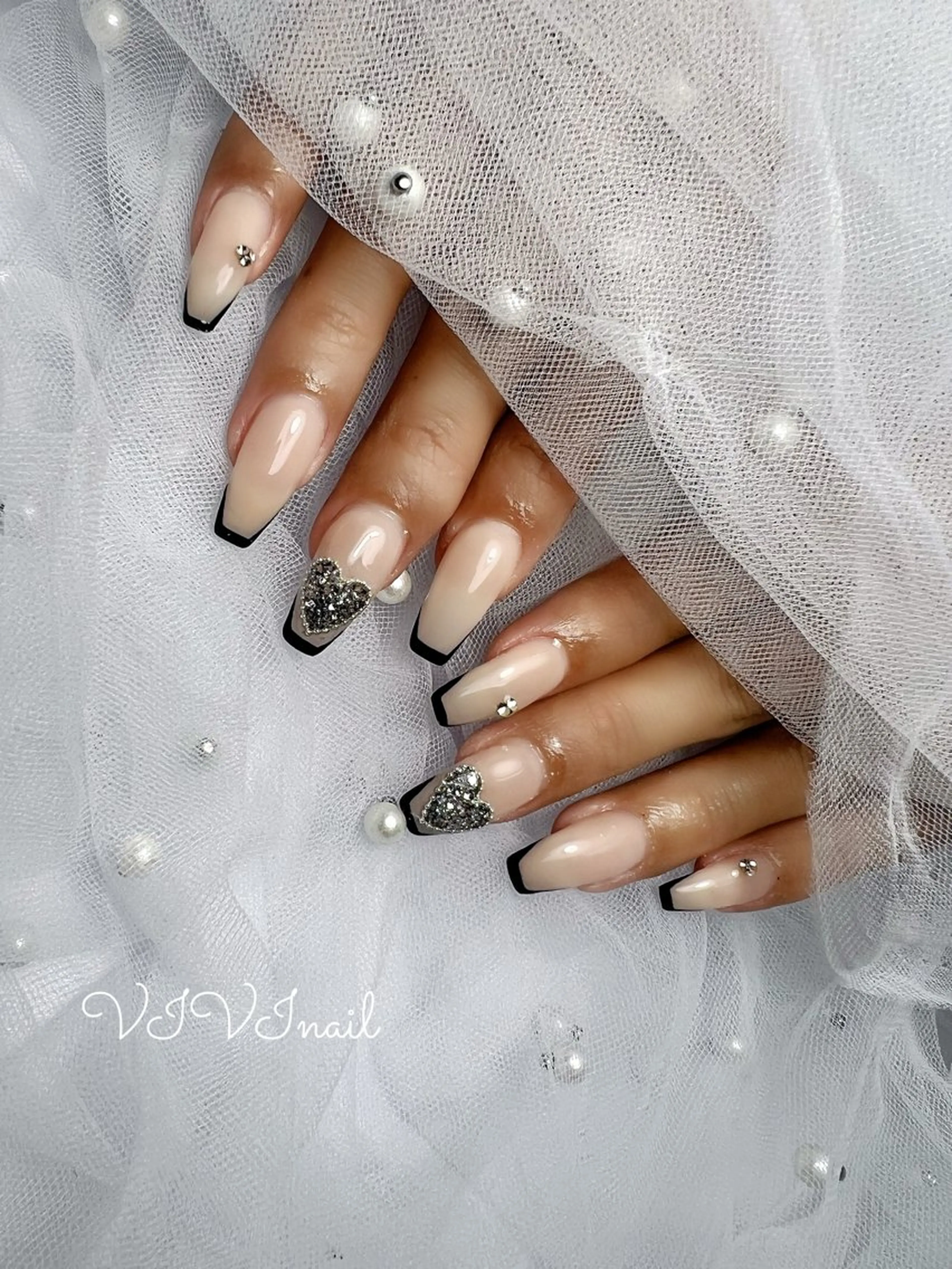 ネイル フレンチネイル ハート ハンドネイル vivi nailのネイルデザイン