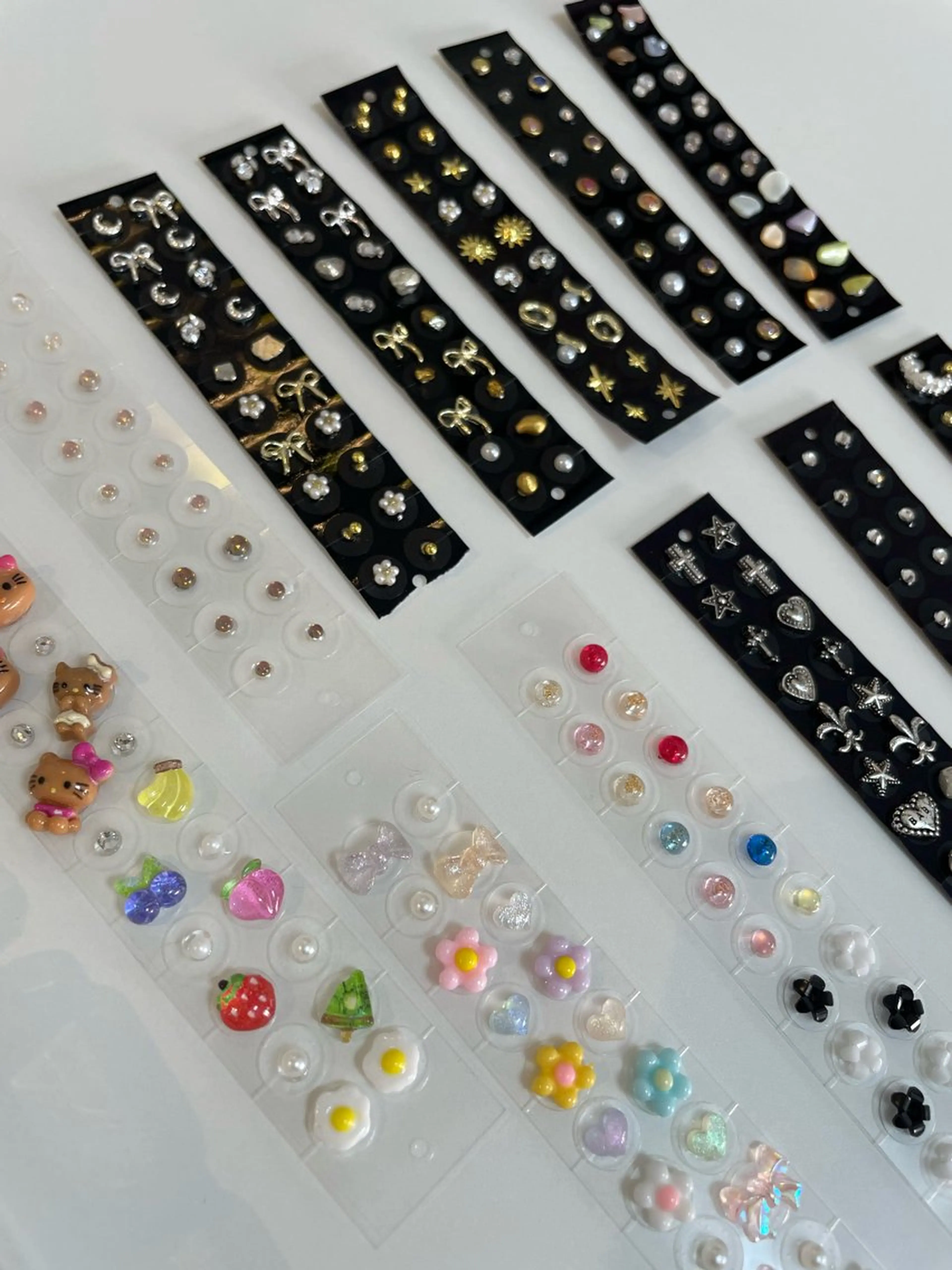 耳つぼジュエリー👂🏼✨️14粒まで付け放題の写真